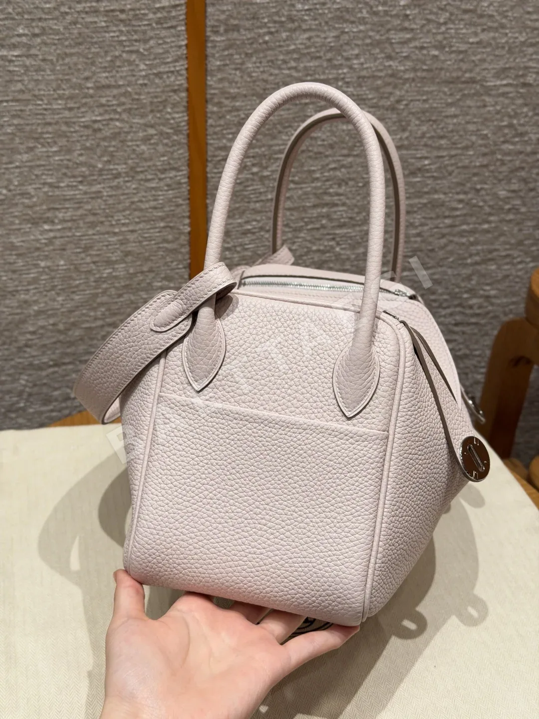 에르메스 린디 26 cm 소가죽 가방 상세 이미지 3