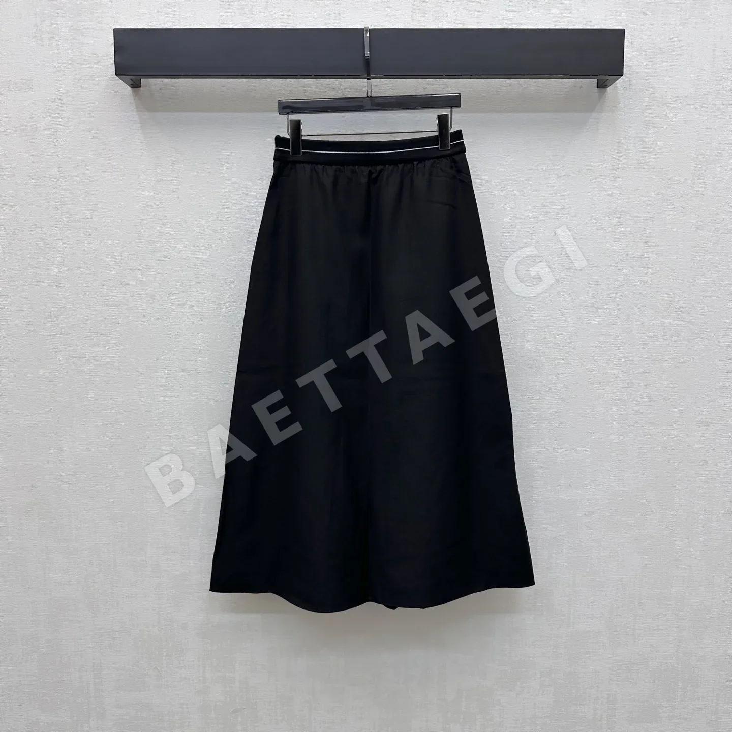 프라다 레터 장식 플리츠 미디 스커트 상세 이미지 6