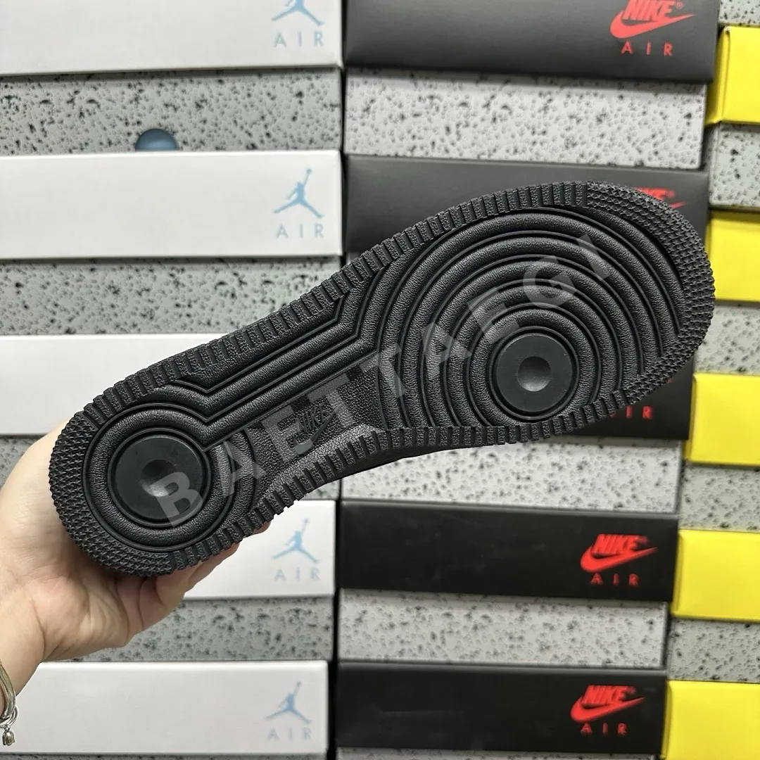 나이키 [XY/PB] 에어 포스 1 로우 IV2857-010 201754 Nike Air Force 1 Low '07 Premium Black 상세 이미지 10