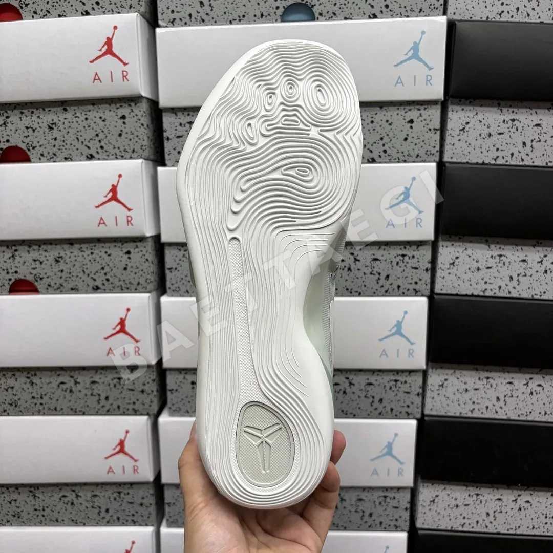 나이키 [GX] 코비 9 EM 로우 프로트로 IH1401-003 201709 Nike Kobe 9 EM Low Protro Light 상세 이미지 6