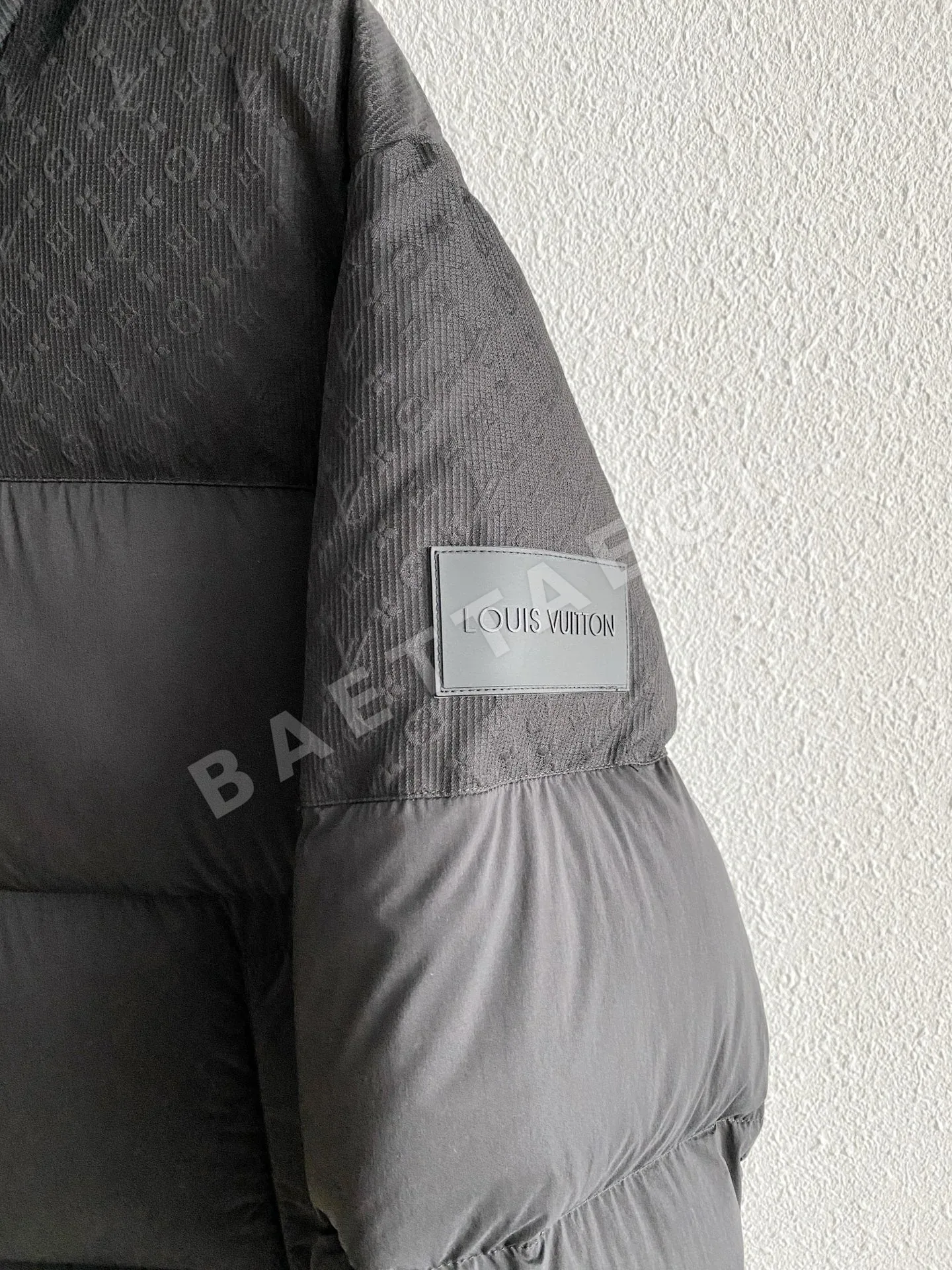 루이비통 후드 다운 패딩 점퍼 상세 이미지 22