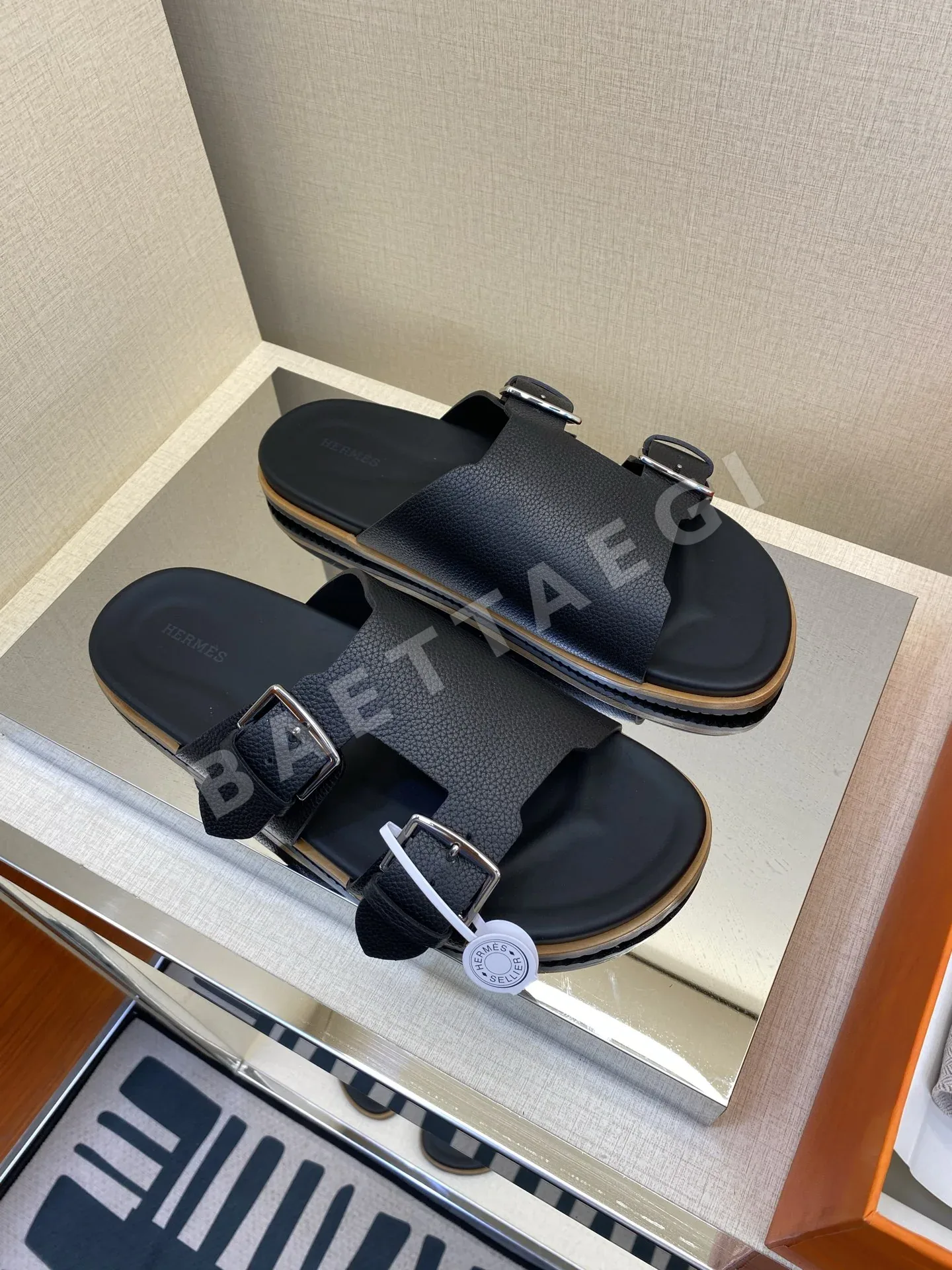 에르메스 나소스 샌들 남성 가죽 더블 버클 상세 이미지 3
