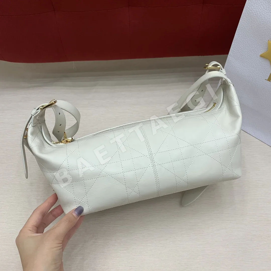 디올 D-Journey 미디엄 화이트 호보 가방 상세 이미지 4