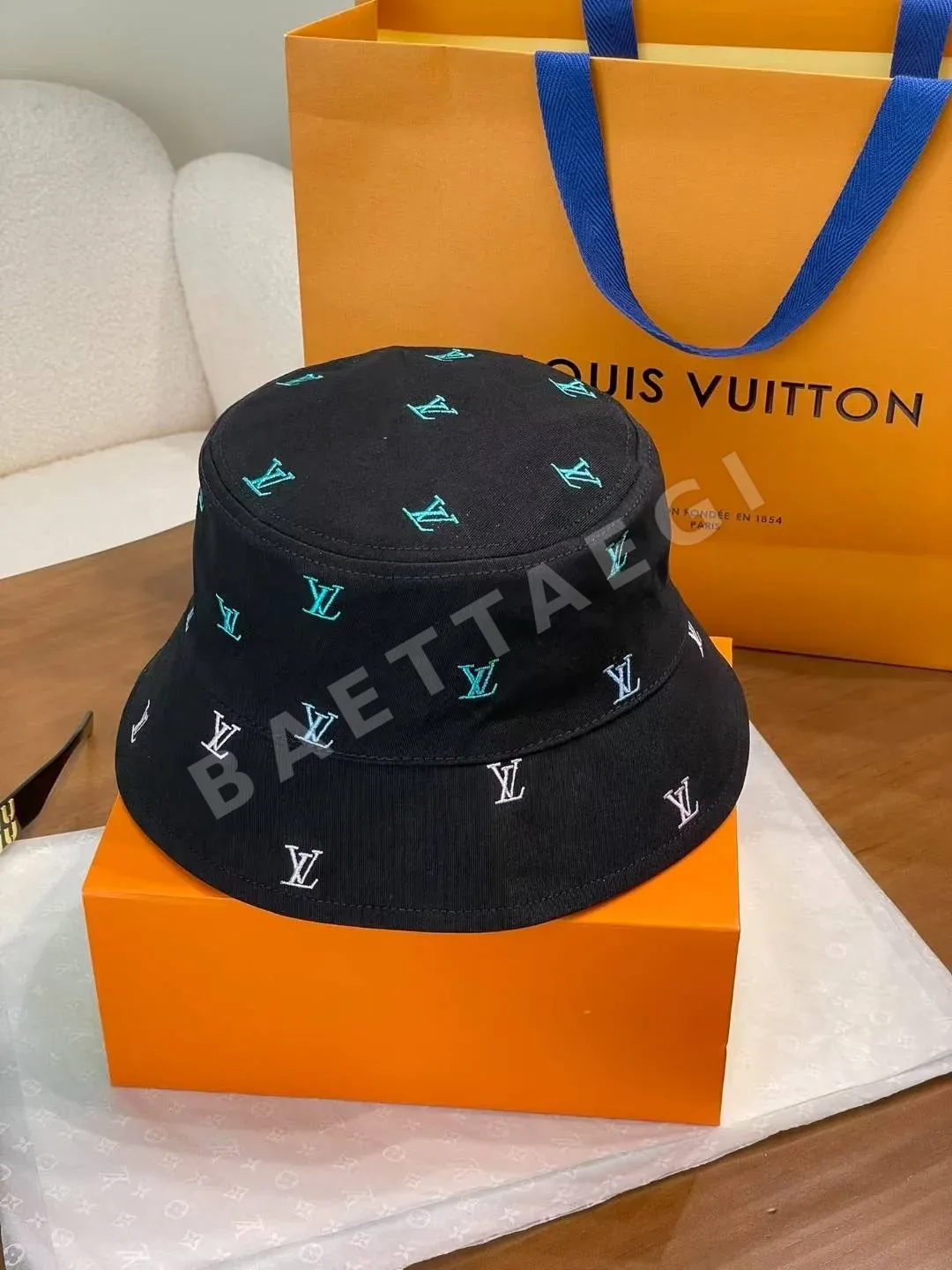 루이비통 LV 블라종 데님 리버시블 버킷햇 79065