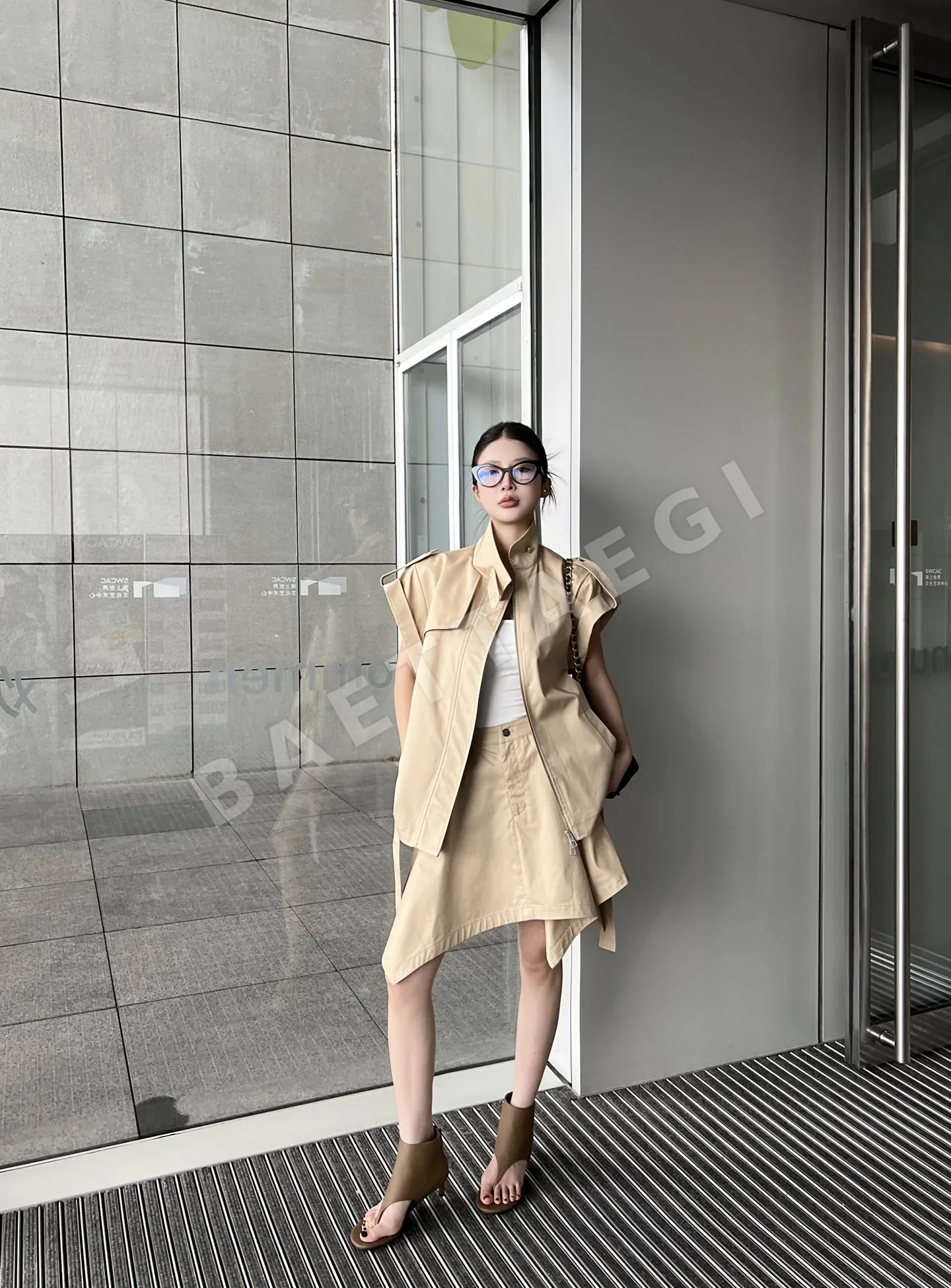 로에베 여성 로고 자수 반팔 티셔츠 34847