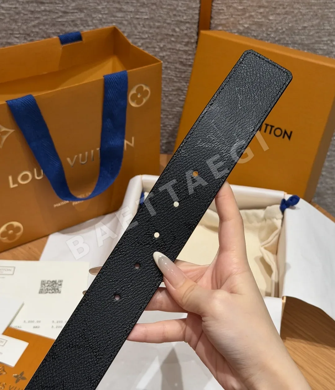 루이비통 이니셜 모노그램 미드나이트 리버시블 벨트 상세 이미지 8