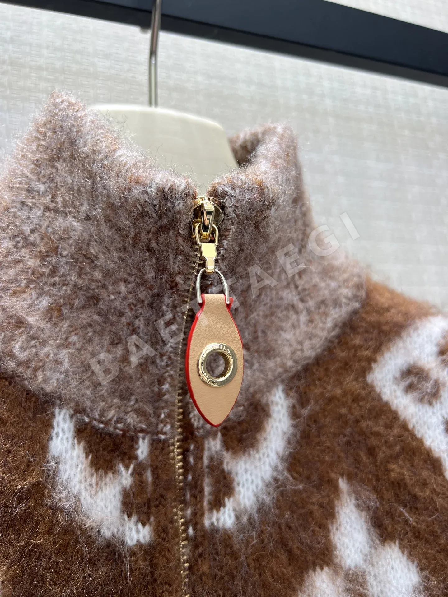 루이비통 캐시미어 크롭 가디건 자켓 상세 이미지 5