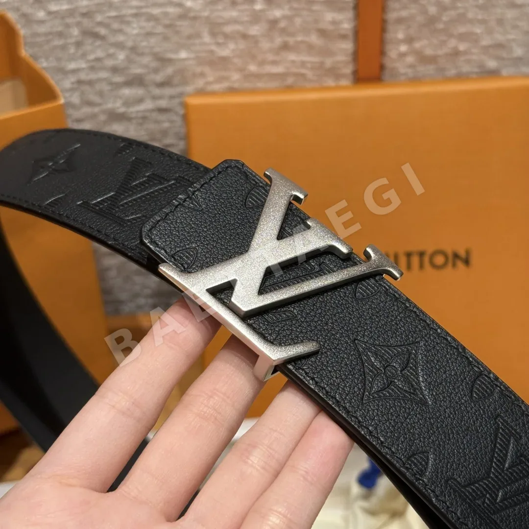 루이비통 이니셜펄 40mm 양면 가죽 벨트 상세 이미지 5