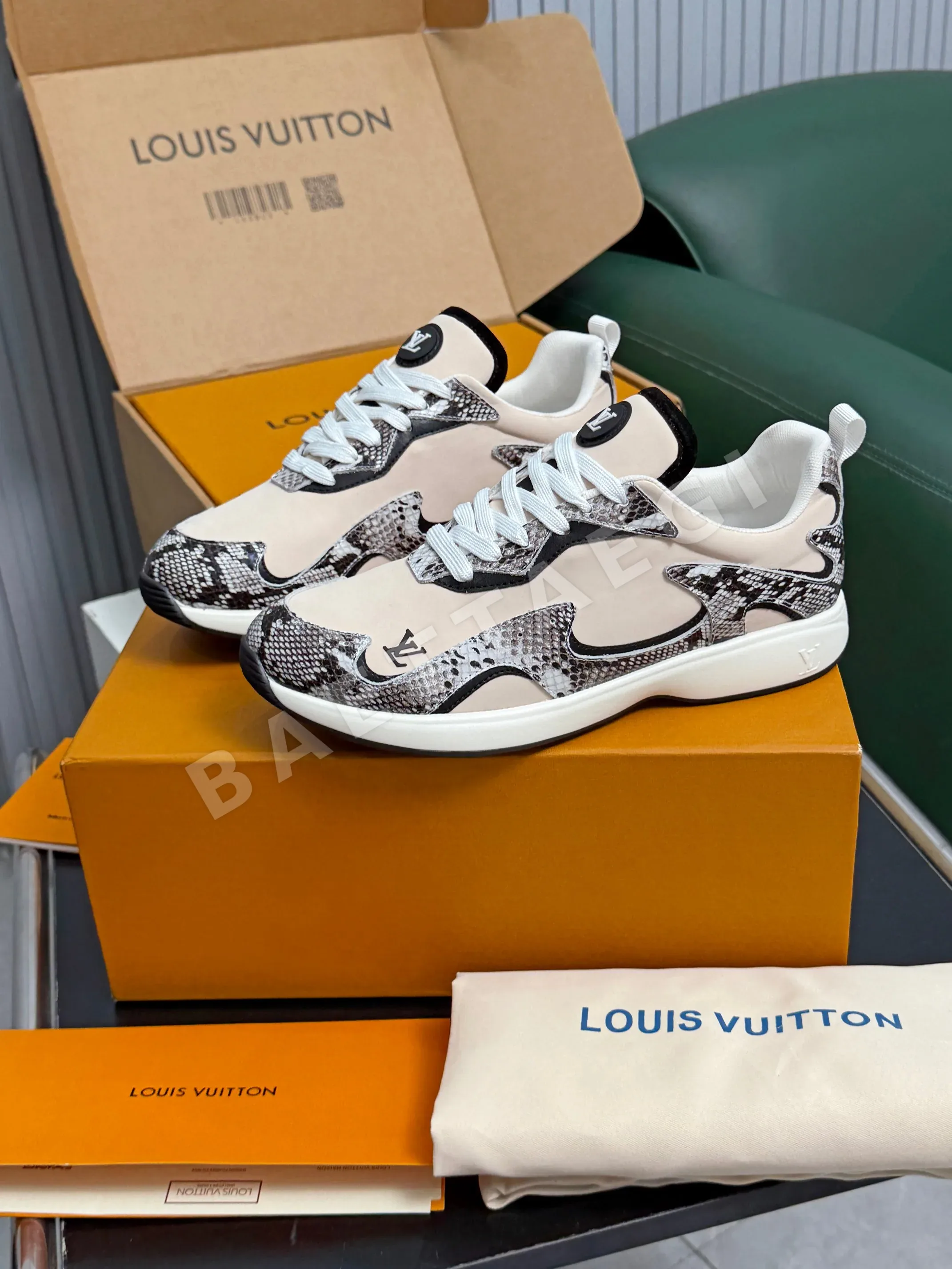 루이비통 LV 드롭 300 (LV Drop 300) 스니커즈 상세 이미지 4