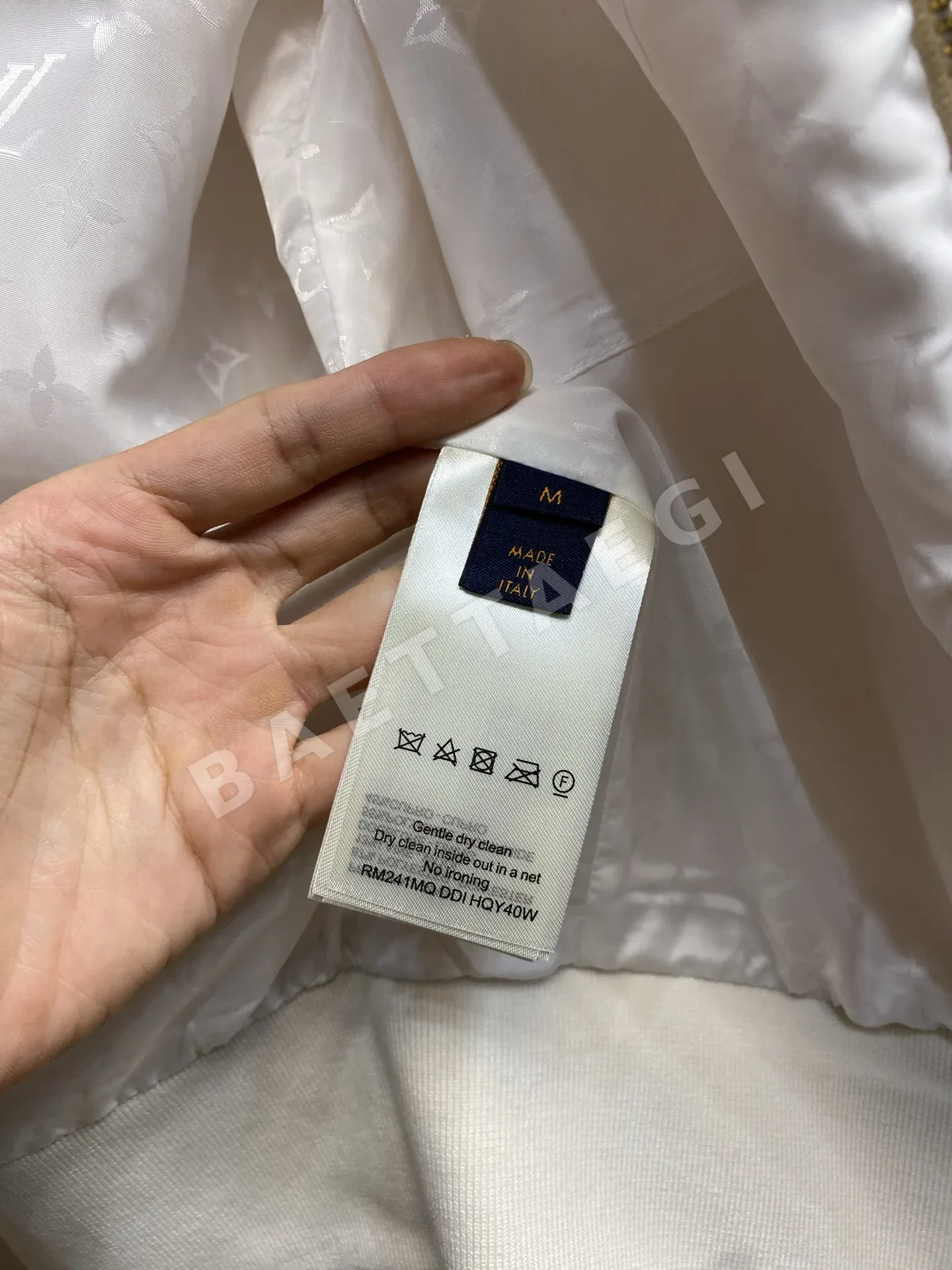 루이비통 스탠드 카라 자카드 로고 플리스 자켓 상세 이미지 8