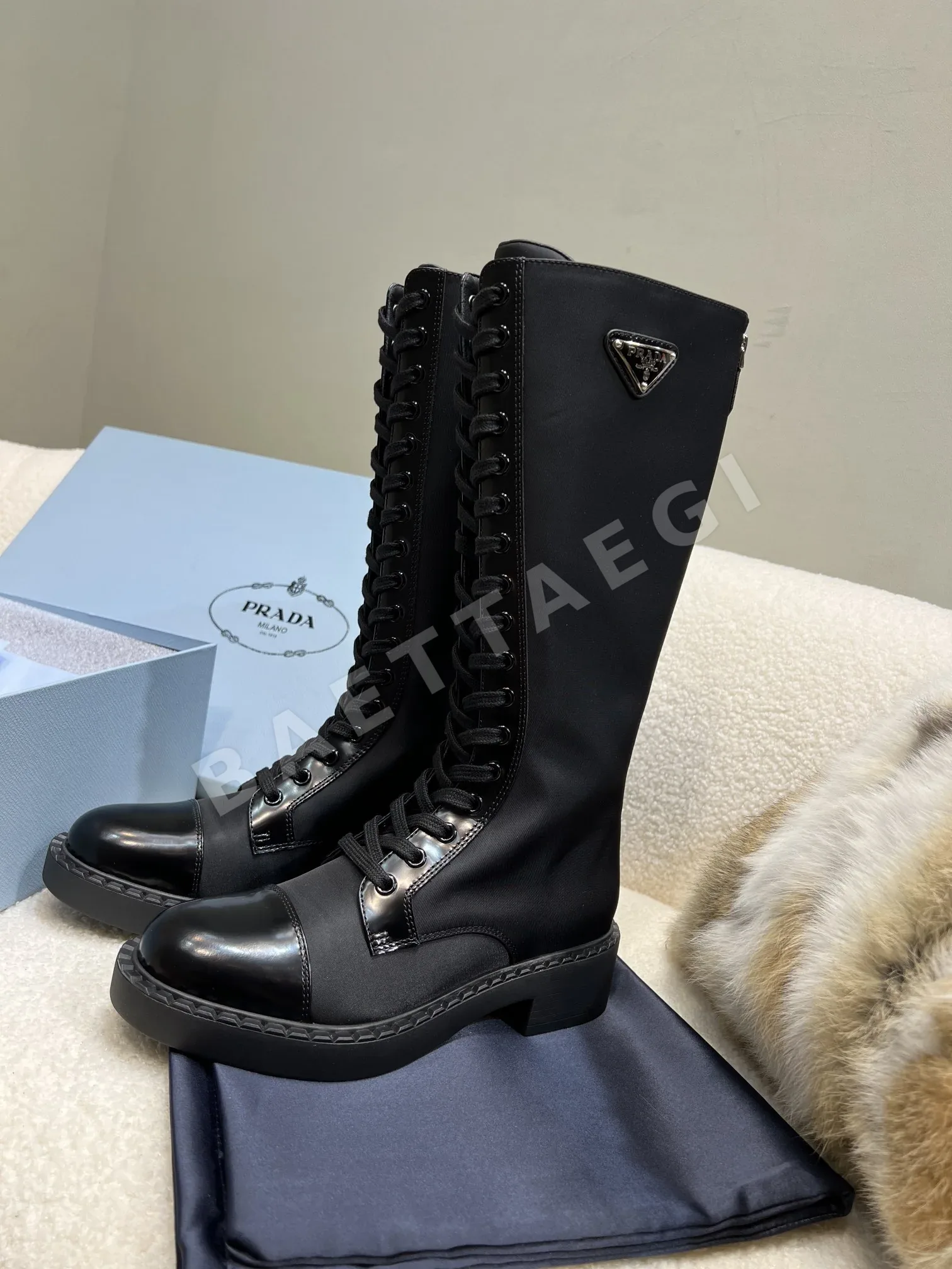 프라다 나일론 패치워크 레이스업 부츠 상세 이미지 2