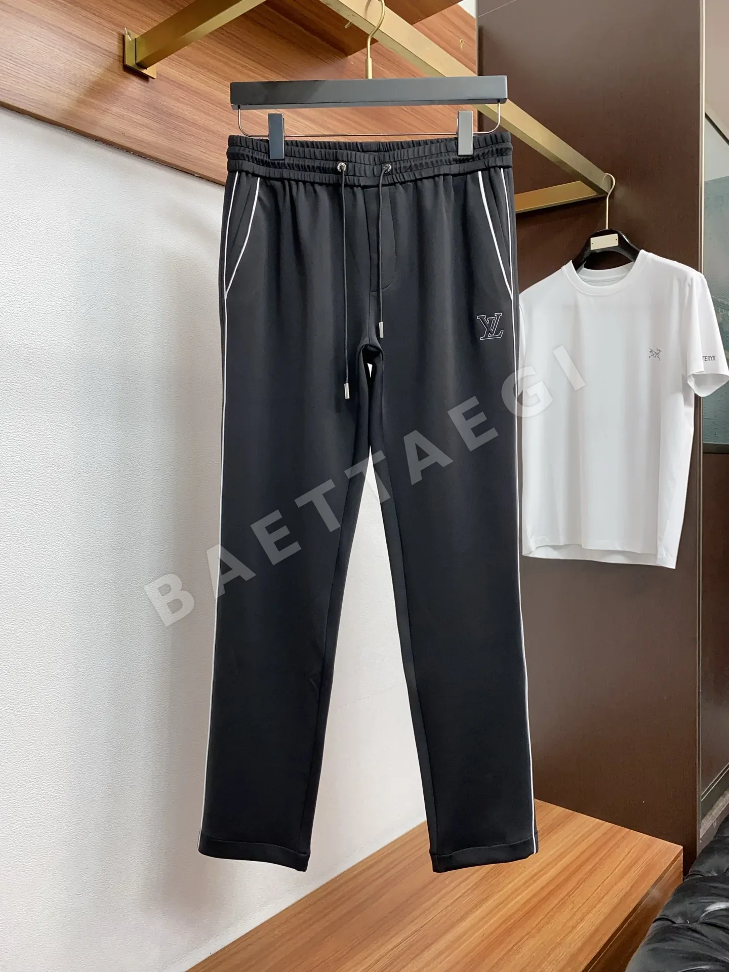 루이비통 워싱 디스트레스드 일본산 데님 남성 바지 상세 이미지 2