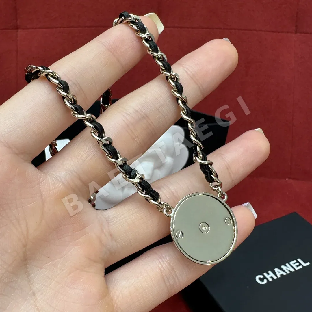 샤넬 가죽 체인 카멜리아 목걸이 상세 이미지 2