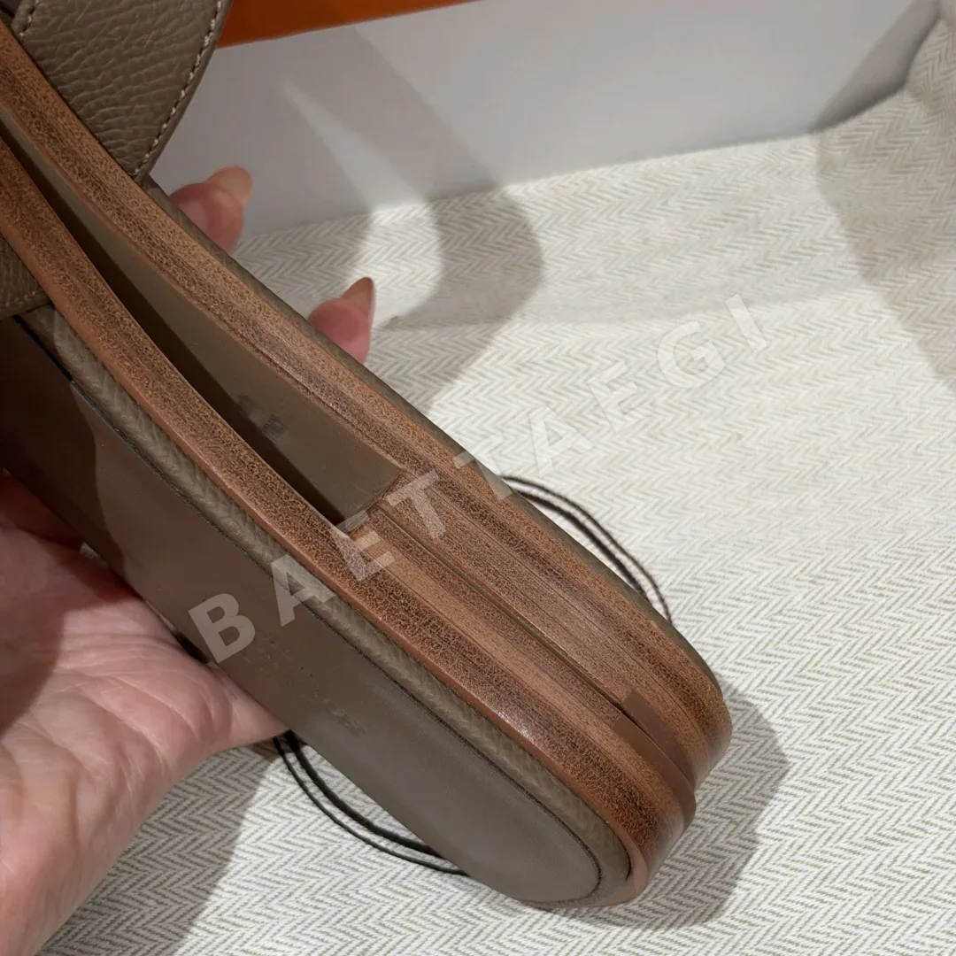에르메스 오란 샌들 카프스킨 클래식 H 컷아웃 상세 이미지 9