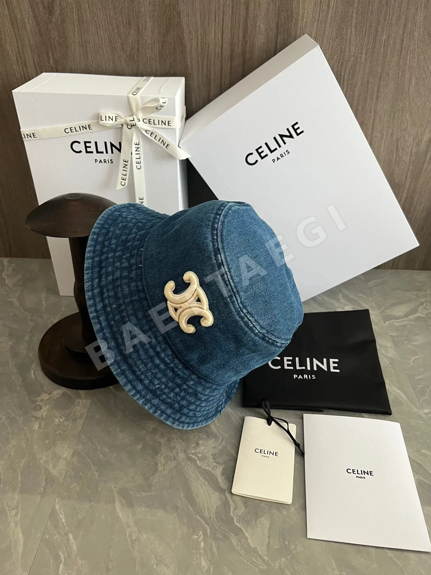 셀린느 워시드 데님 자수 버킷햇 83161