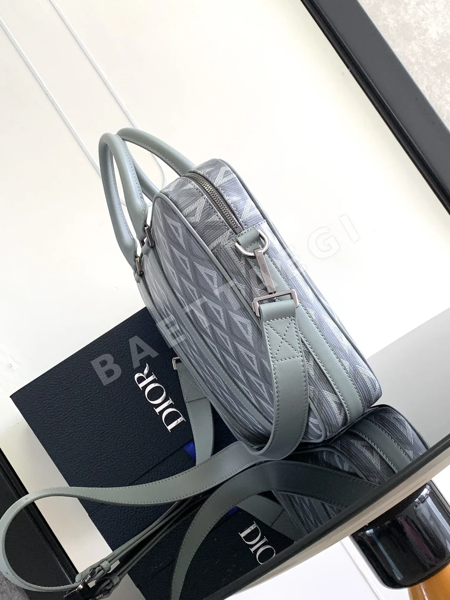 디올 CD 다이아몬드 패턴 브리프케이스 가방 상세 이미지 2