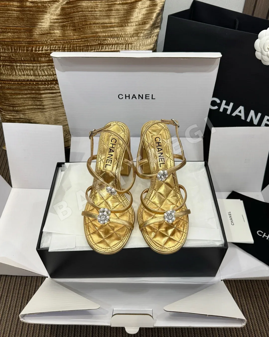샤넬 카멜리아 장식 하이힐 샌들 98259
