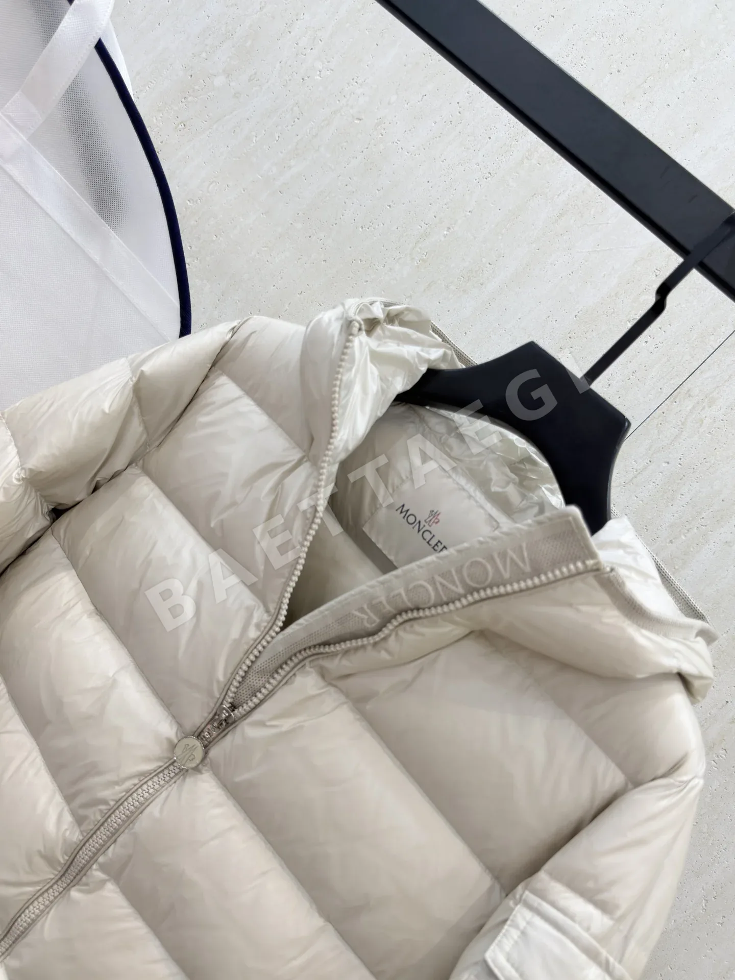 몽클레르 글레스 쇼트 다운 재킷 상세 이미지 4