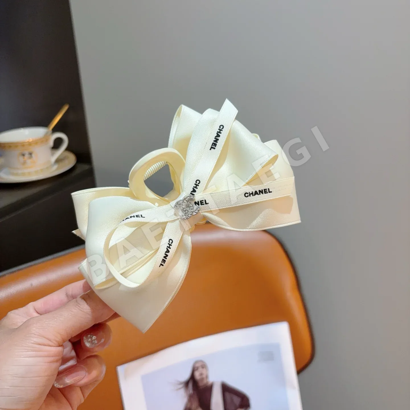 샤넬 클래식 크로클립 헤어클립 상세 이미지 3