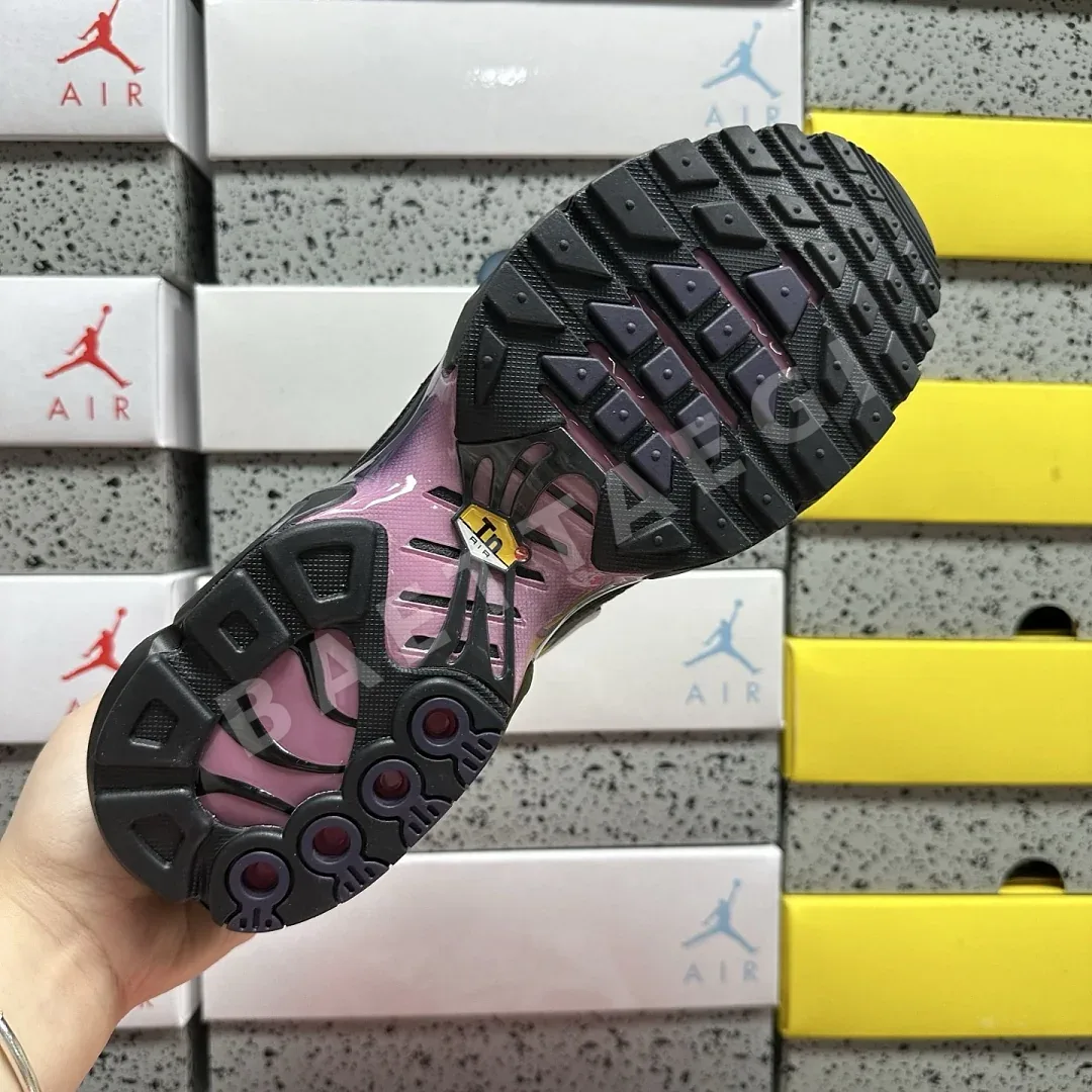 나이키 [DF] 에어 맥스 플러스 DZ3670-006 201513 Nike Air Max Plus Northern Lights 상세 이미지 3
