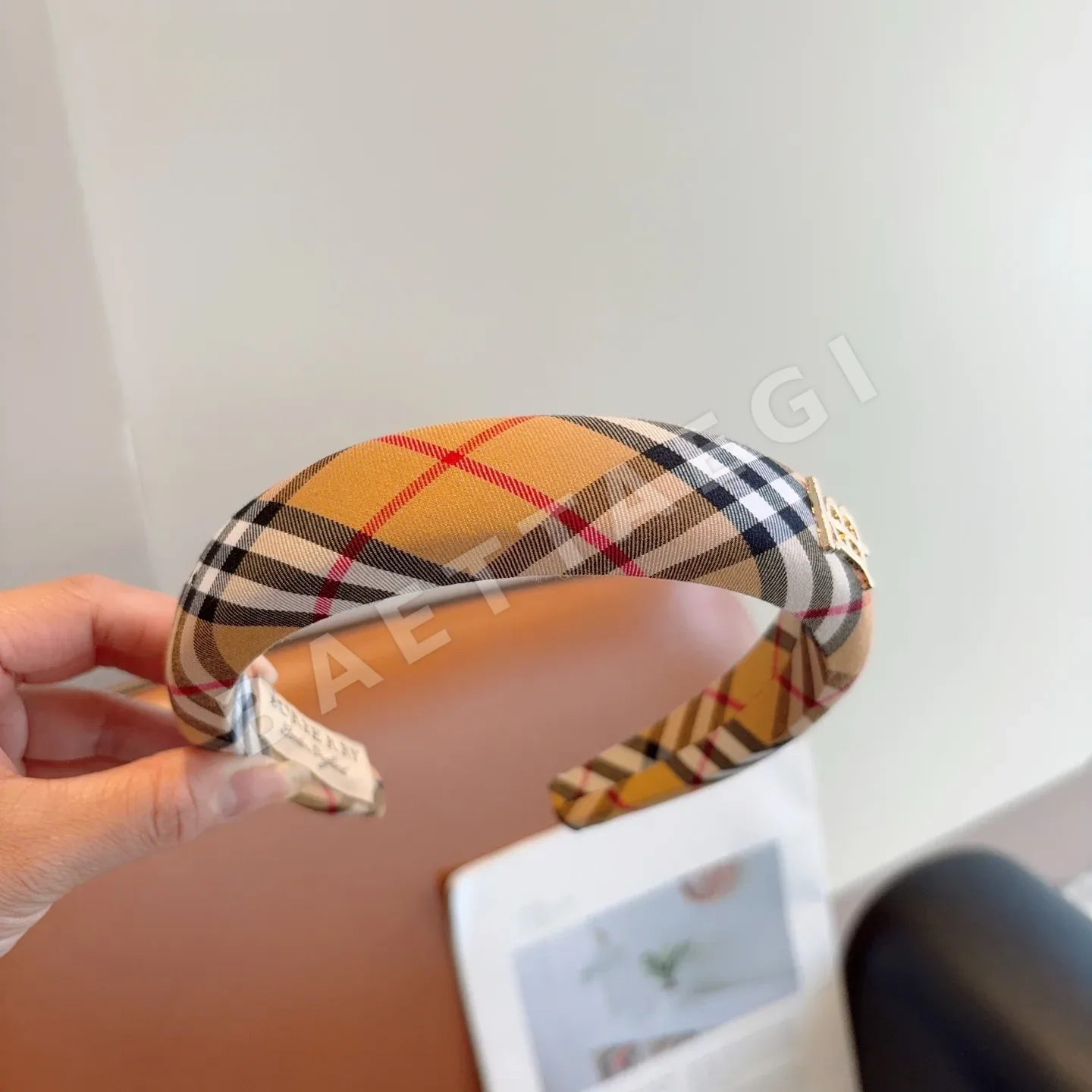 버버리 체크 패턴 헤어밴드 상세 이미지 4