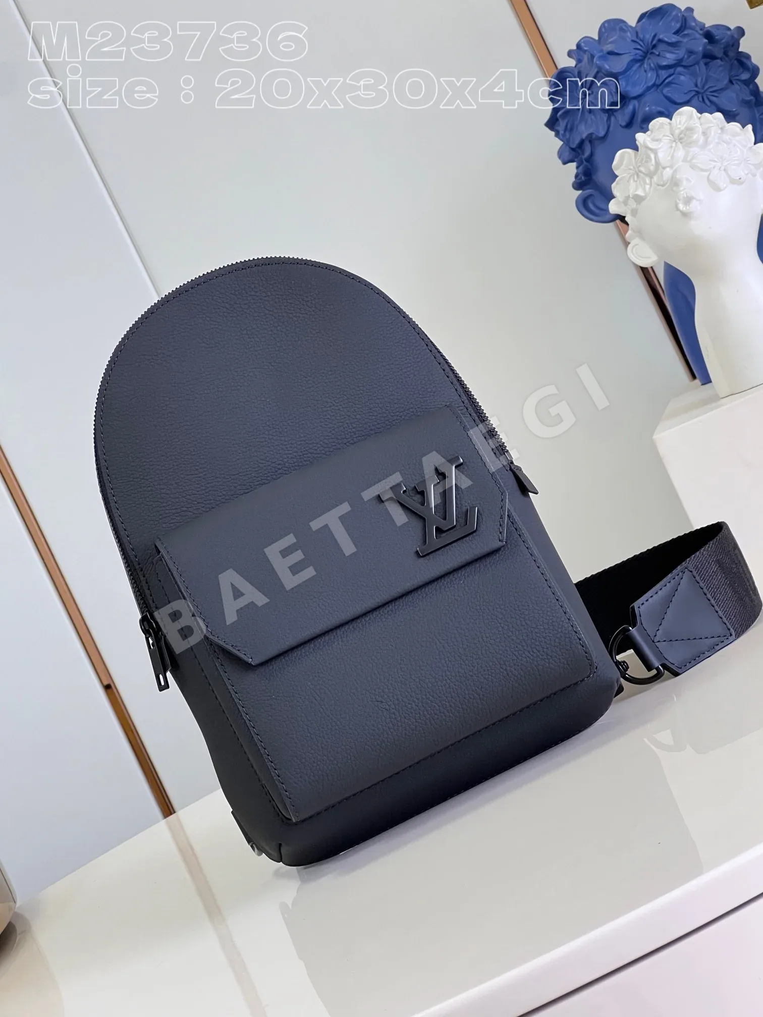 루이비통 M23736 블랙 백팩 숄더백
