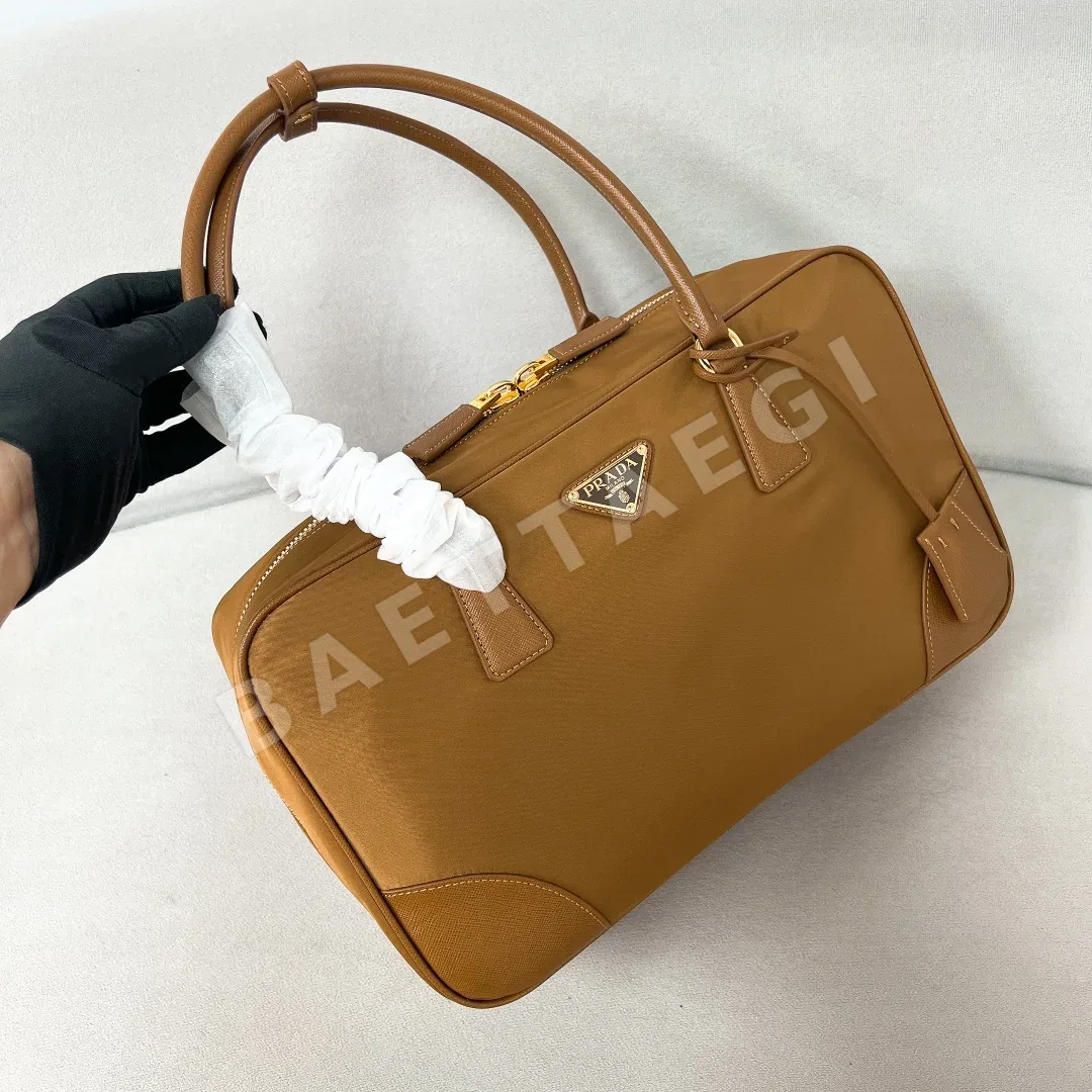프라다 리에디션 더블 핸들 나일론 호보백 1BB114 상세 이미지 4