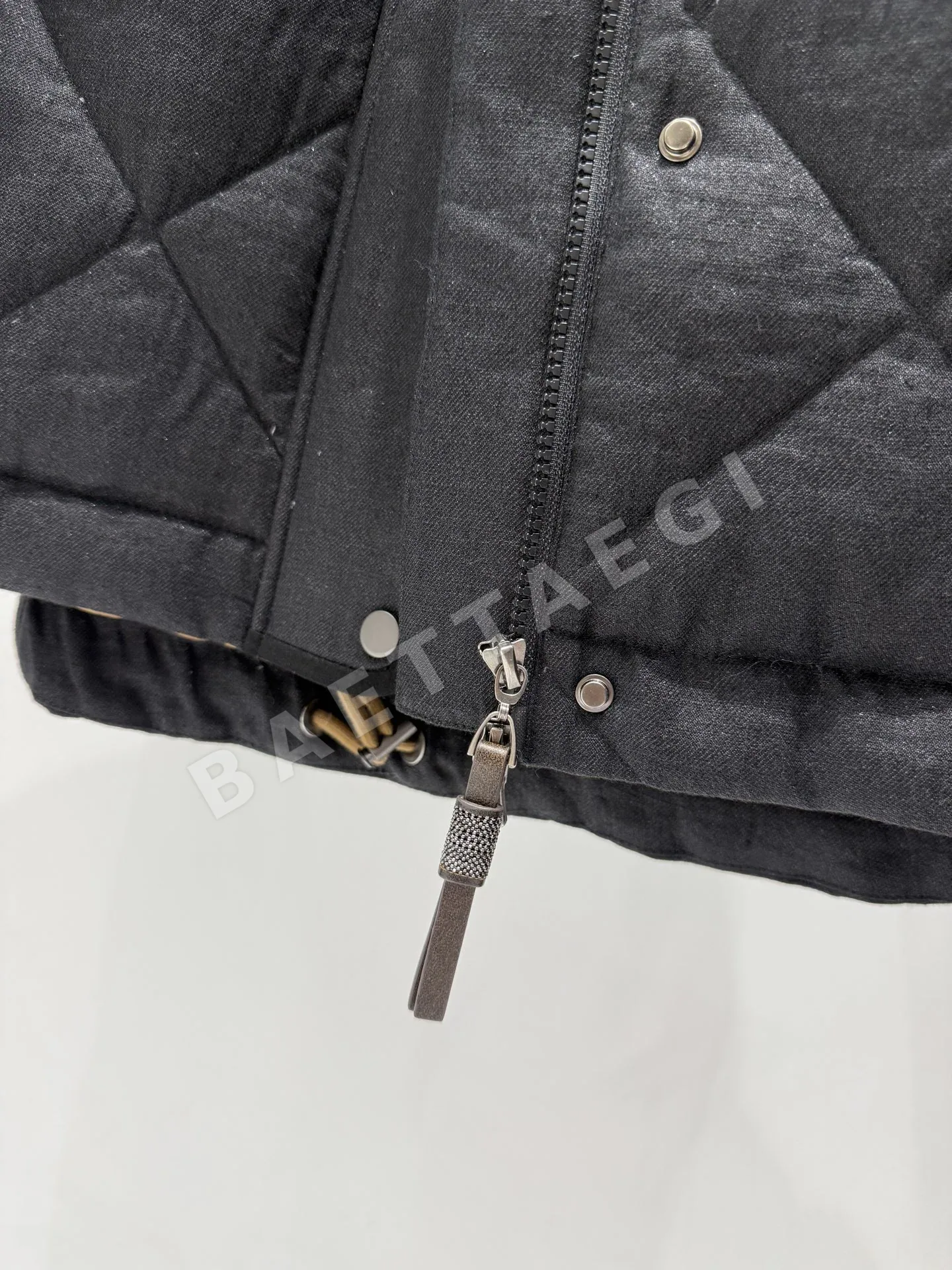 브루넬로쿠치넬리 오트쿠튀르 공방(Métiers d'Art) 컬렉션 패딩 상세 이미지 5
