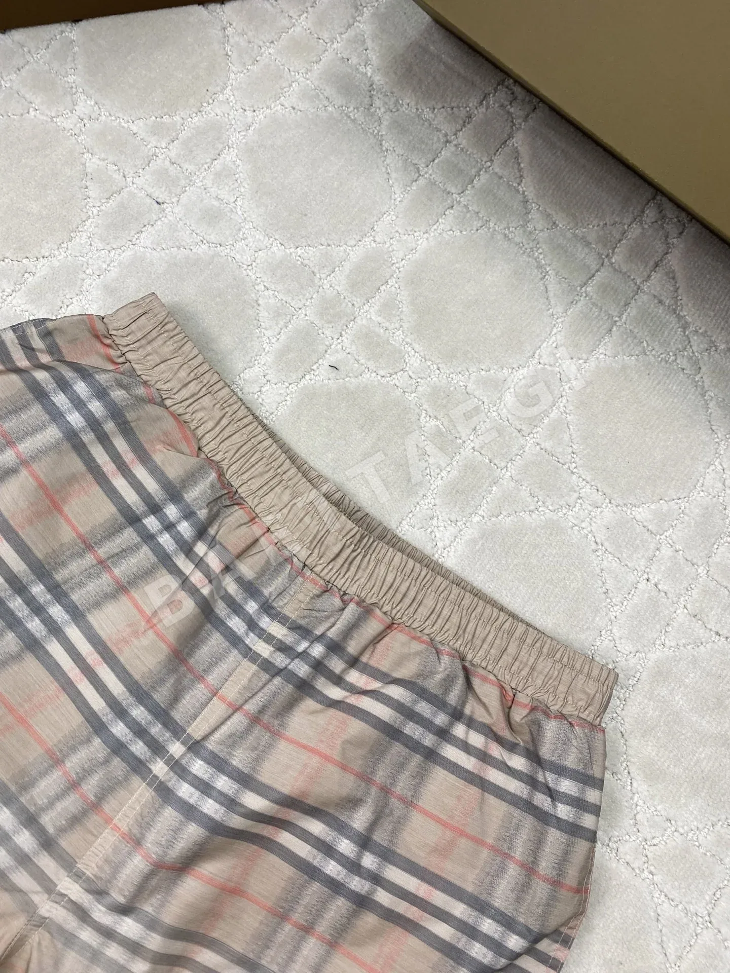 버버리 뉴 그라데이션 남성 반바지 상세 이미지 3