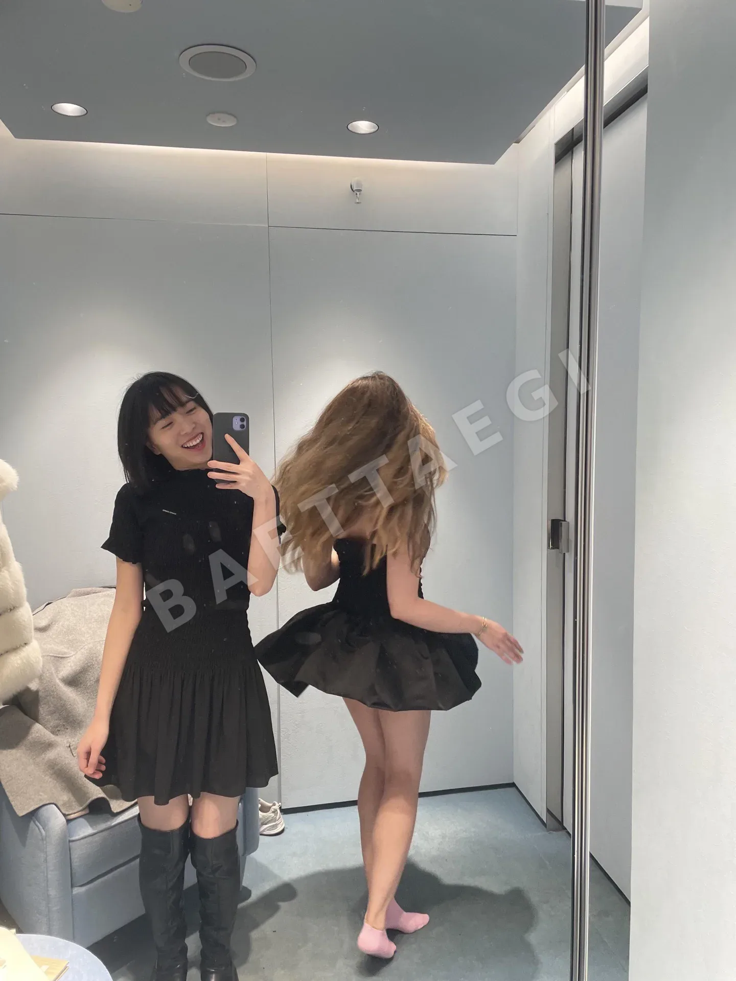 미우미우 블랙 주름 스탠드카라 반소매 실크 원피스 상세 이미지 5