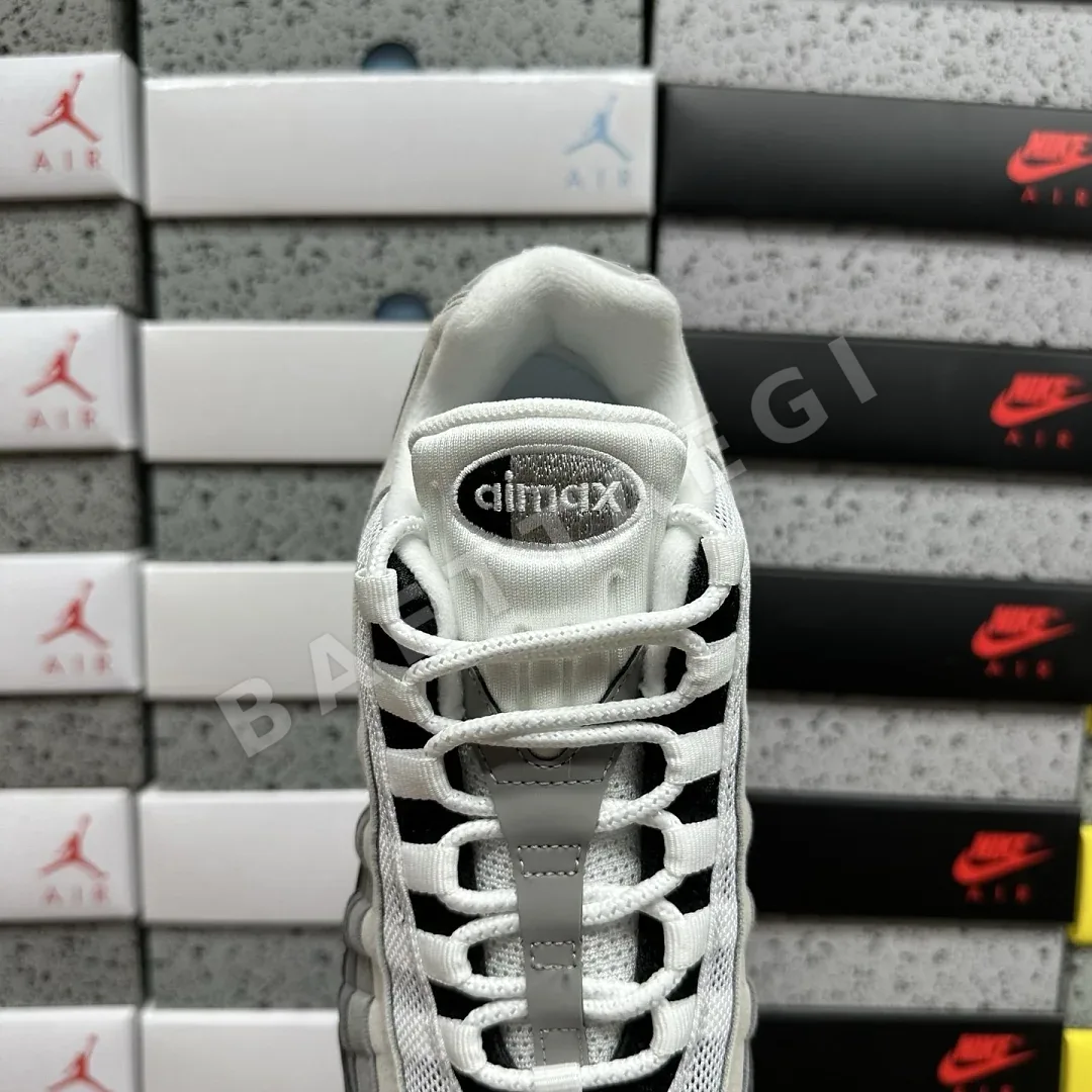 나이키 [KZ2.0] 에어 맥스 95 OG HM4740-007 201561 Nike Air Max 95 OG Big Bubble Granite 상세 이미지 9