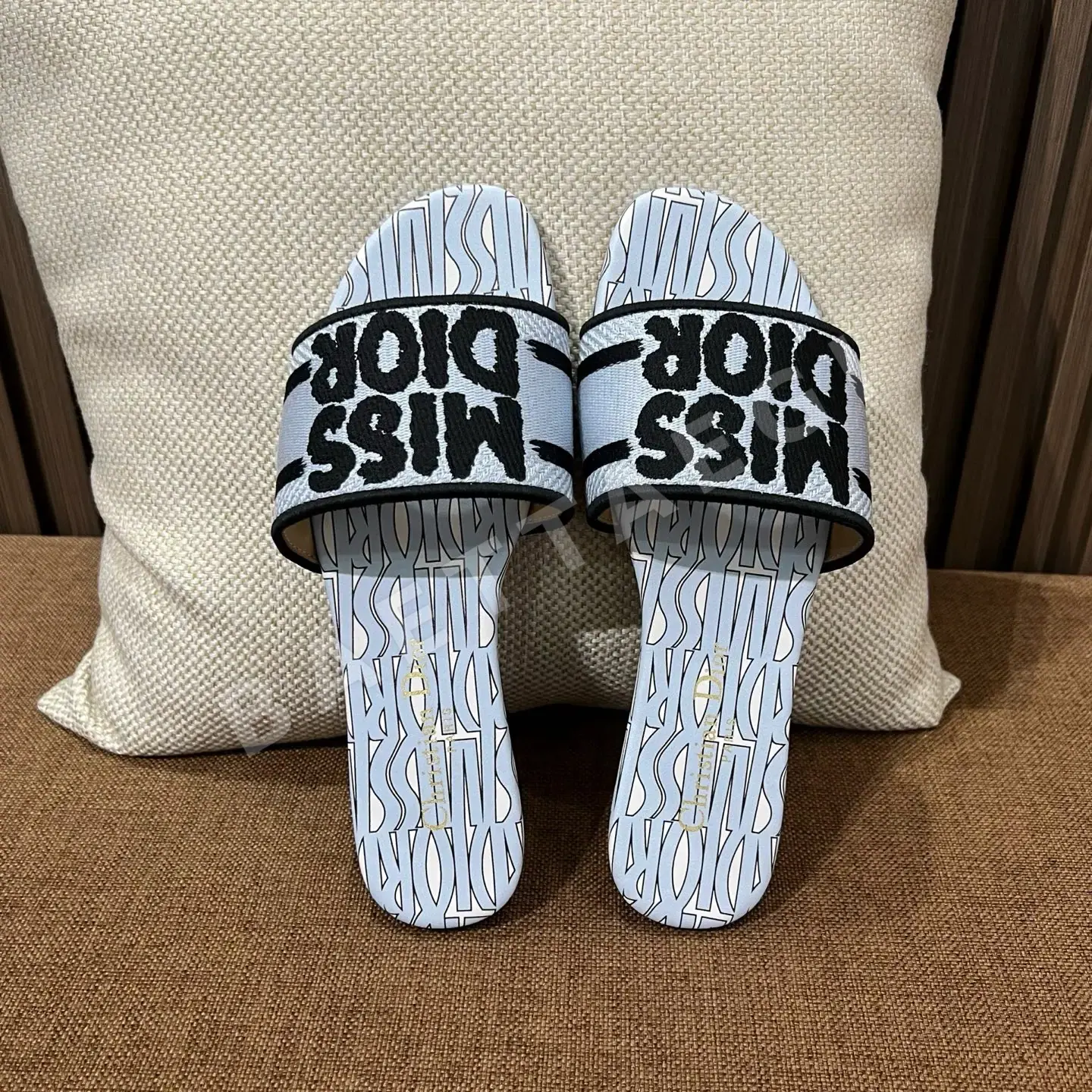 디올 자수 슬리퍼 141777