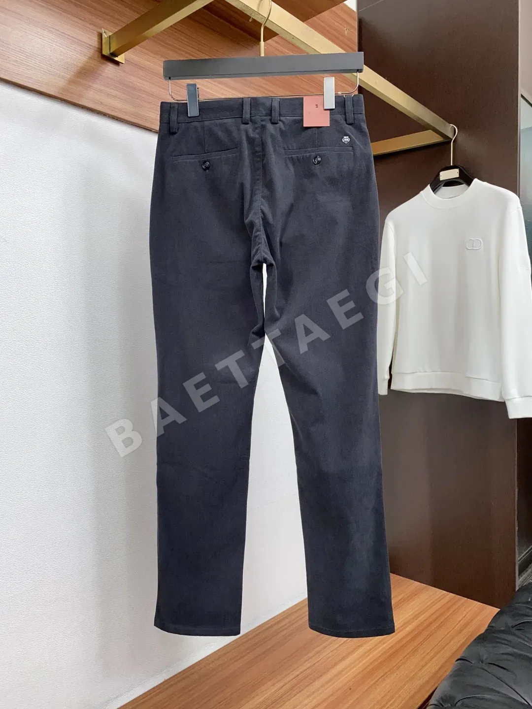 루이비통 가죽 패치 내추럴 데님 남성 바지 상세 이미지 8