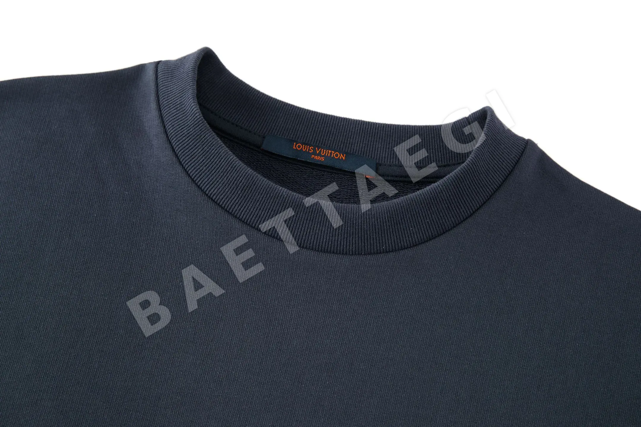 루이비통 가죽 라벨 라운드넥 스웨트셔츠 긴팔 상세 이미지 4
