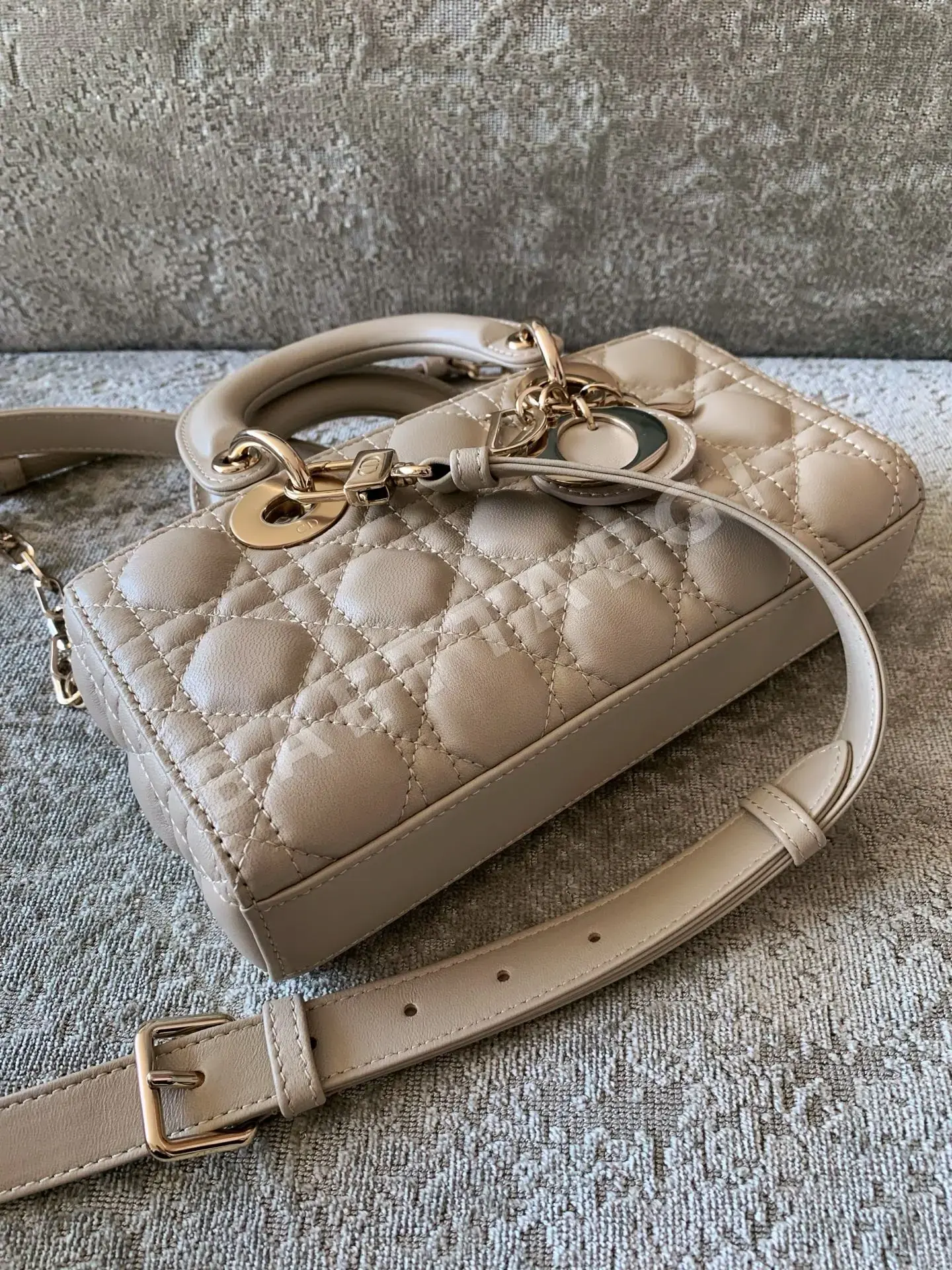 디올 레디 D 조이 루즈 베이지 숄더 가방 상세 이미지 6