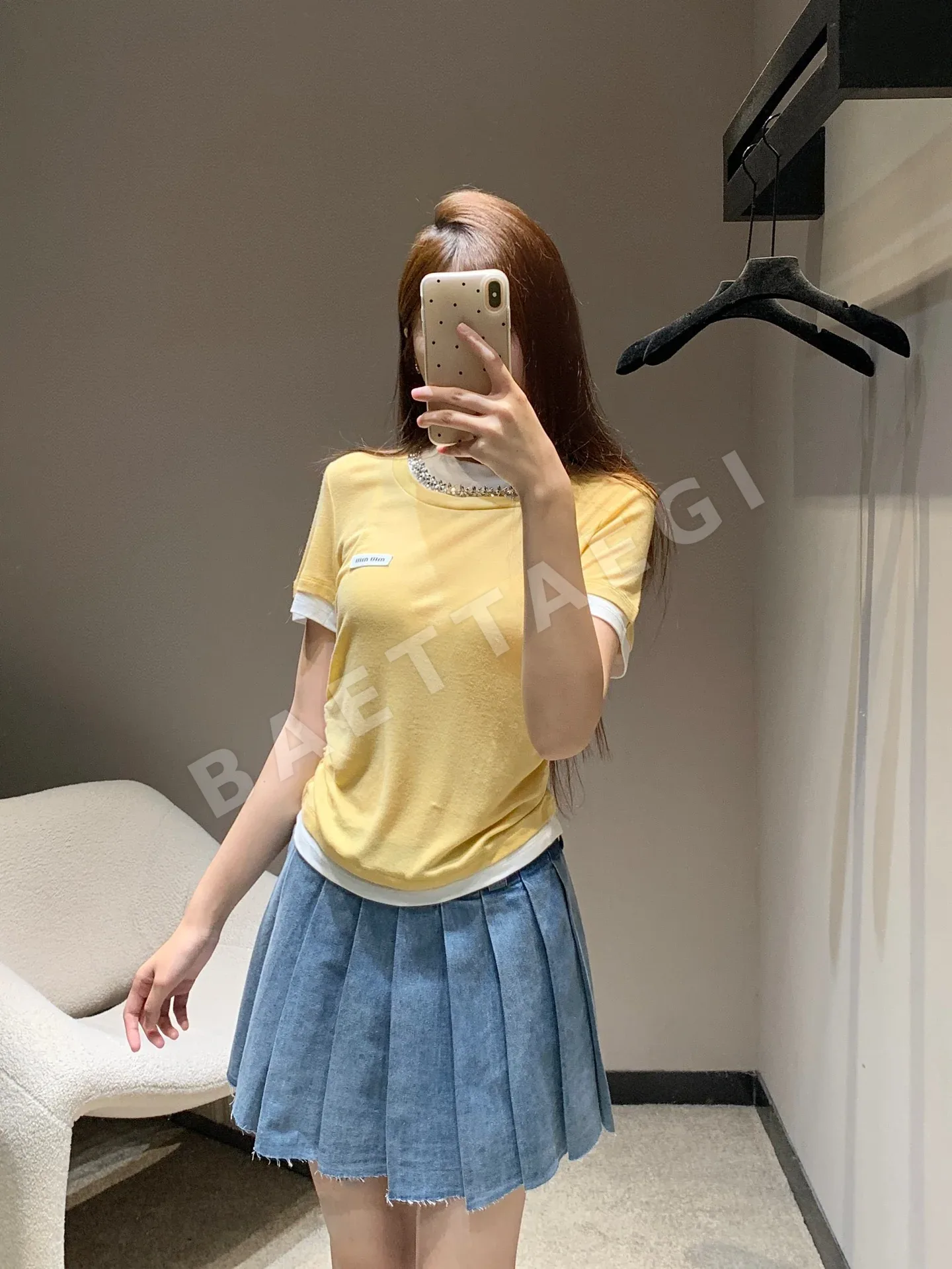 미우미우 라인스톤 넥 페이크 투피스 슬림핏 반팔 티셔츠