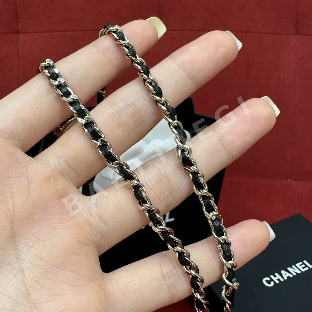 샤넬 가죽 체인 카멜리아 목걸이 상세 이미지 3