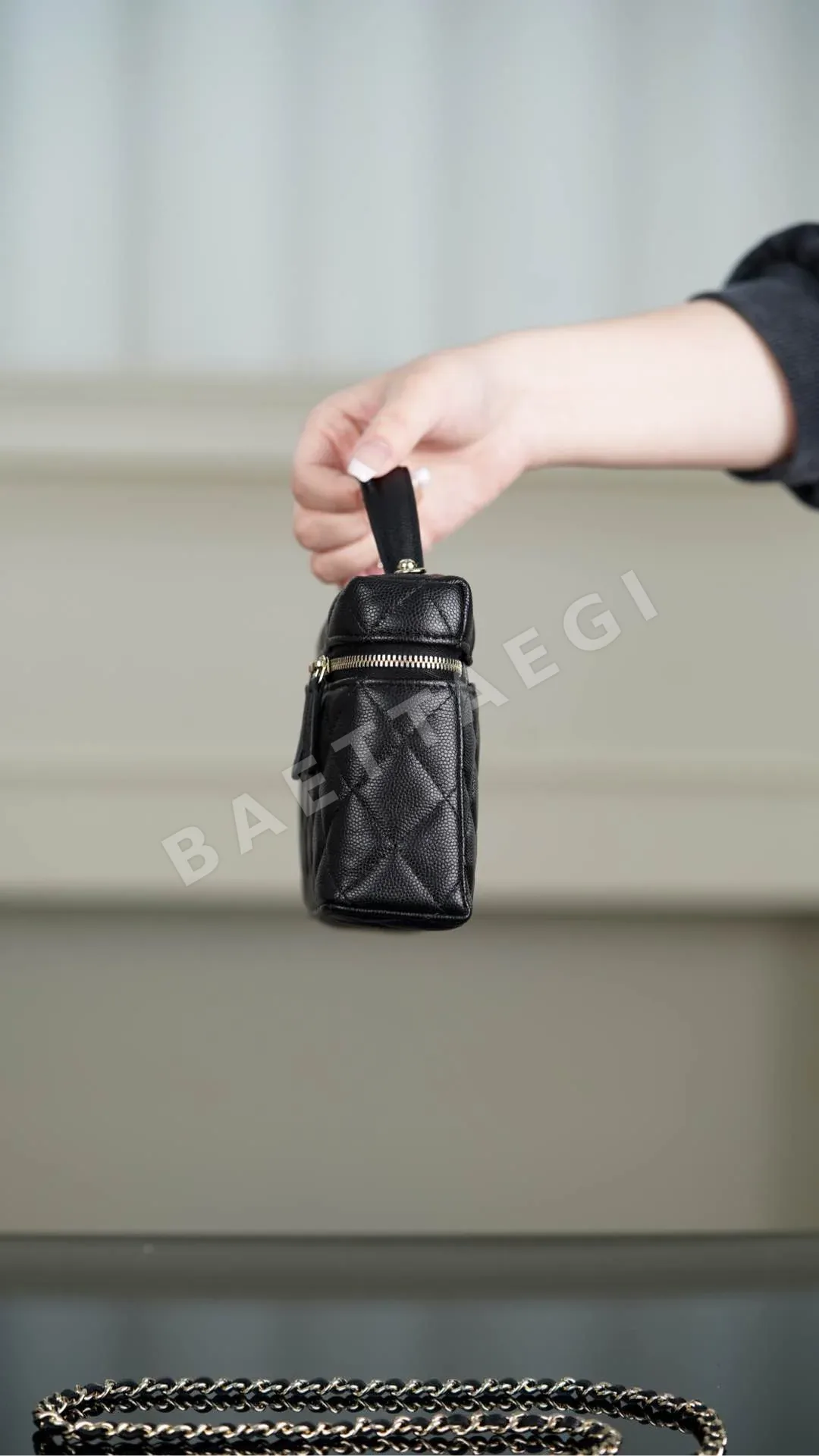 샤넬 25C 엠보스 카프스킨 런치박스 가방 상세 이미지 6