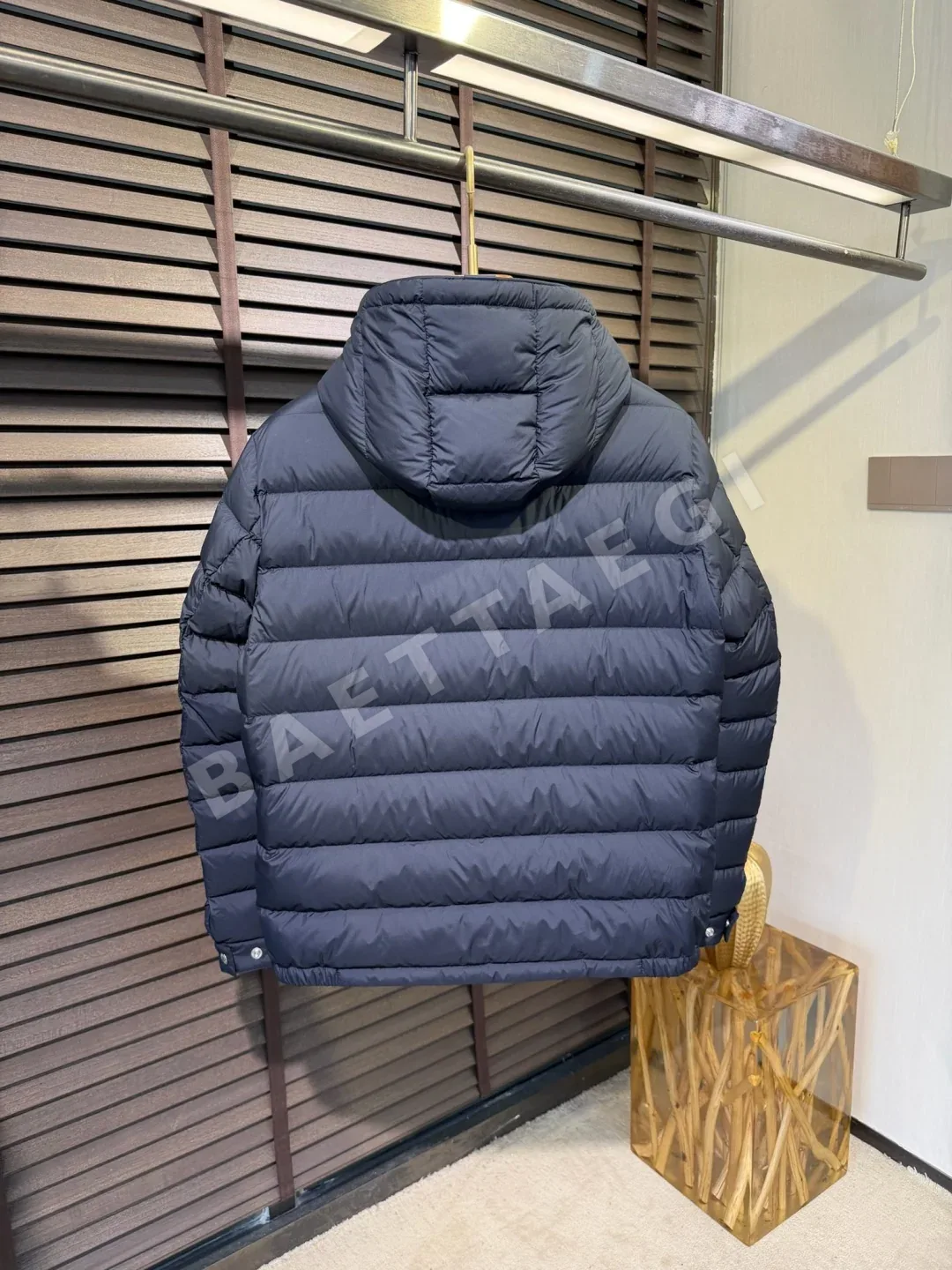 몽클레르(Moncler) 세스트리에 후드 쇼트 다운 재킷 M99805 상세 이미지 2