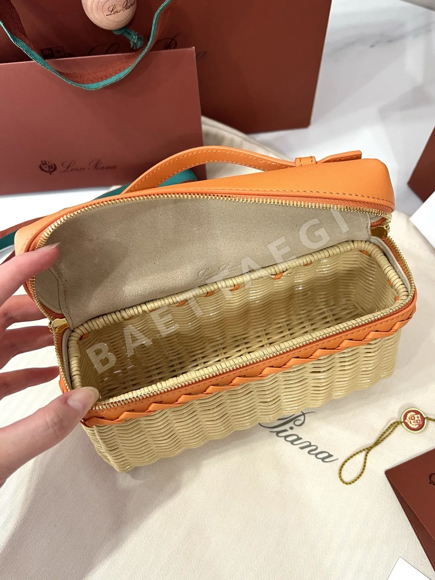 로로피아나 대나무 가죽 패치워크 핸드백 상세 이미지 6