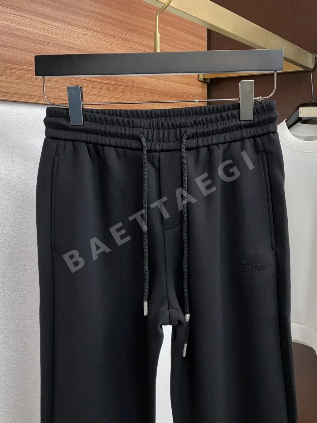 몽클레르 고탄력 모달 캐주얼 남성 바지 상세 이미지 3
