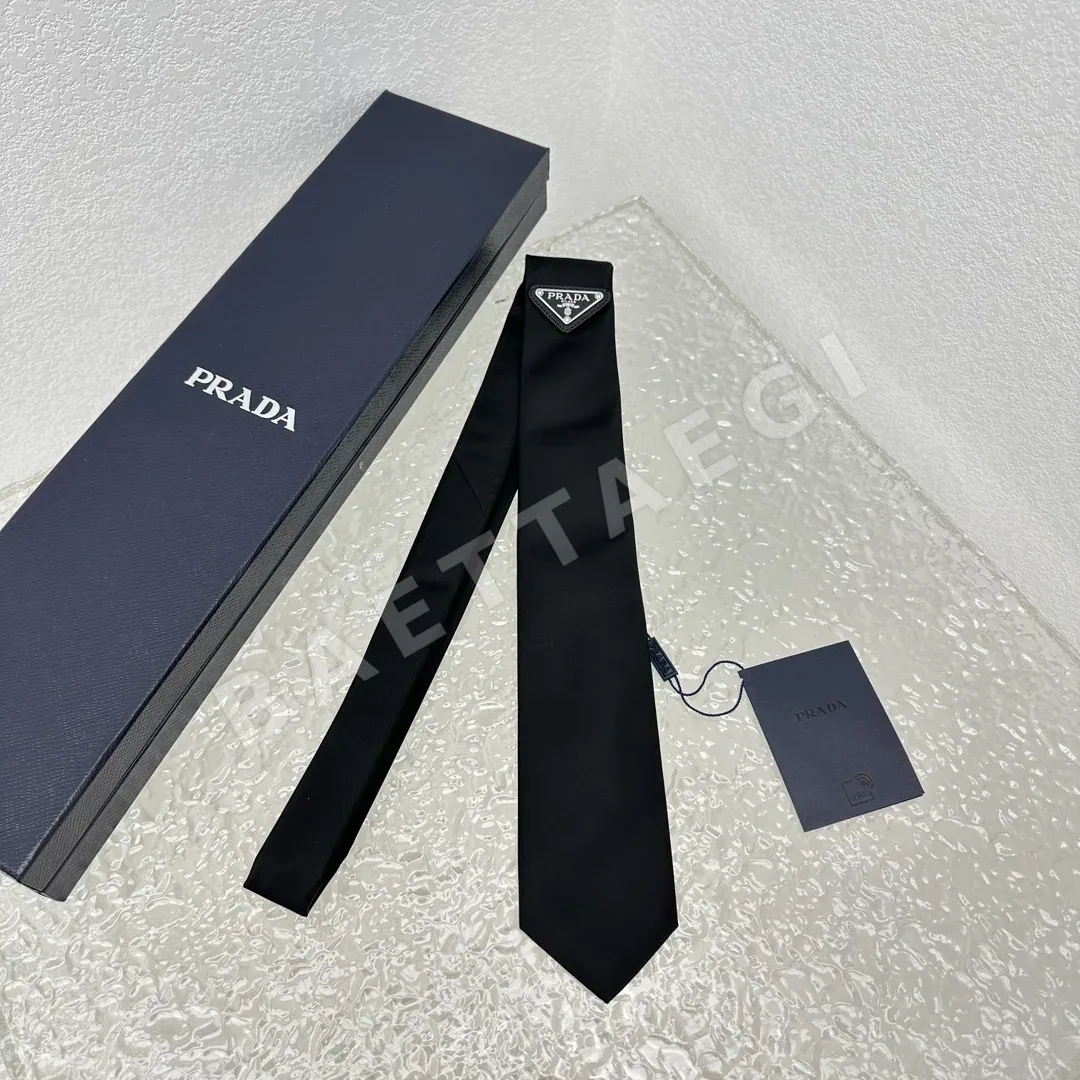 프라다 삼각 로고 넥타이 89168
