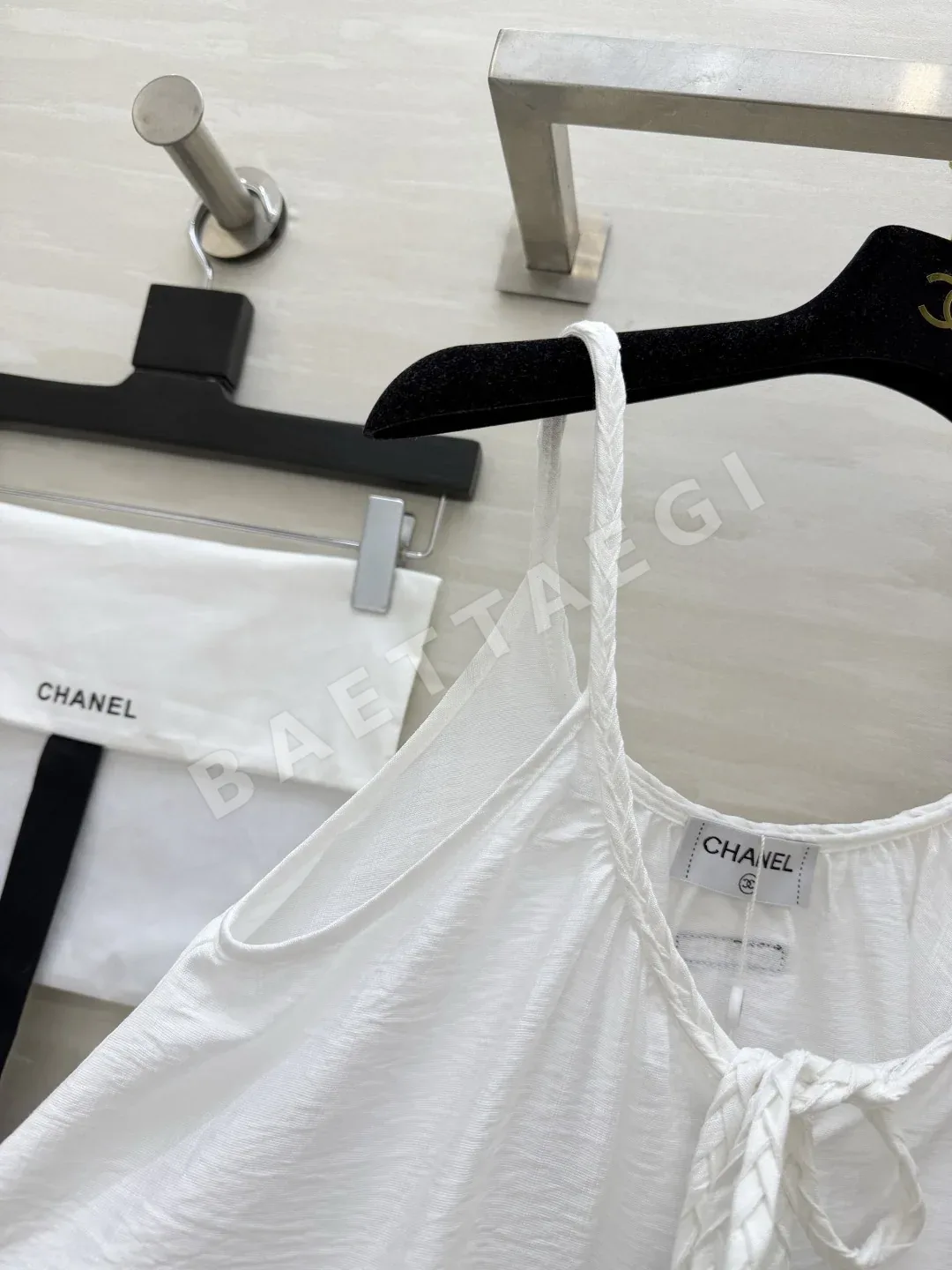 샤넬 플리츠 린넨 반팔 여성 티셔츠 상세 이미지 2