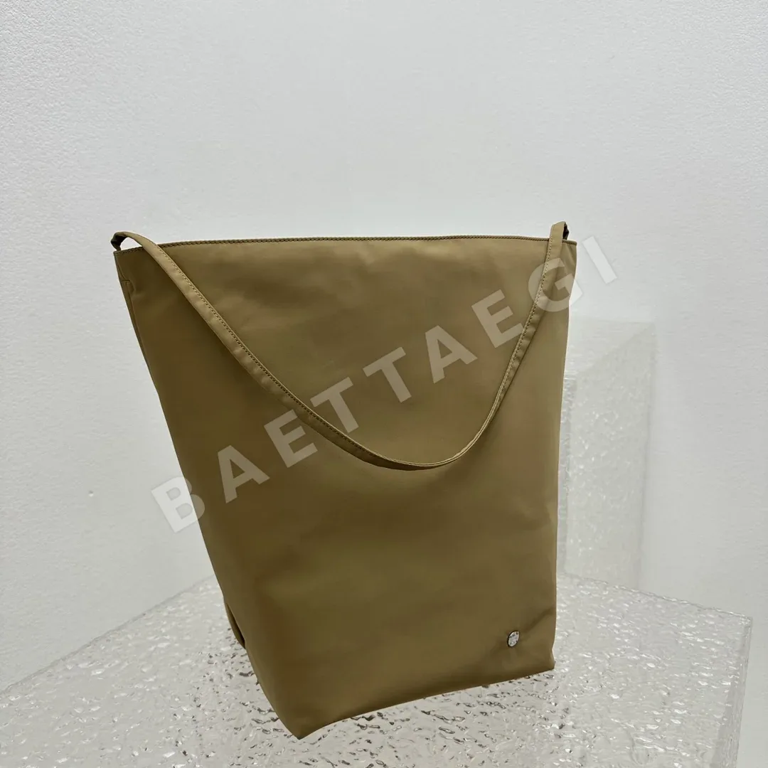 더로우 나일론 토트 버킷백 상세 이미지 4
