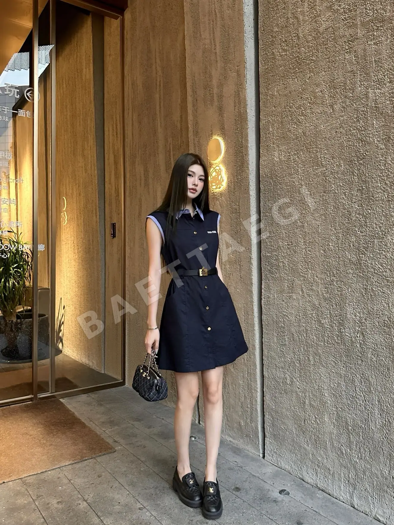 미우미우 블루 체크 패치워크 노슬리브 원피스 상세 이미지 5