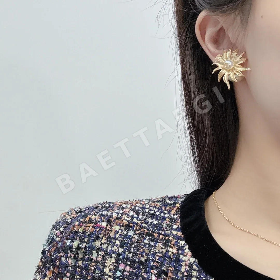 디올 글리터 에나멜 귀걸이 60452