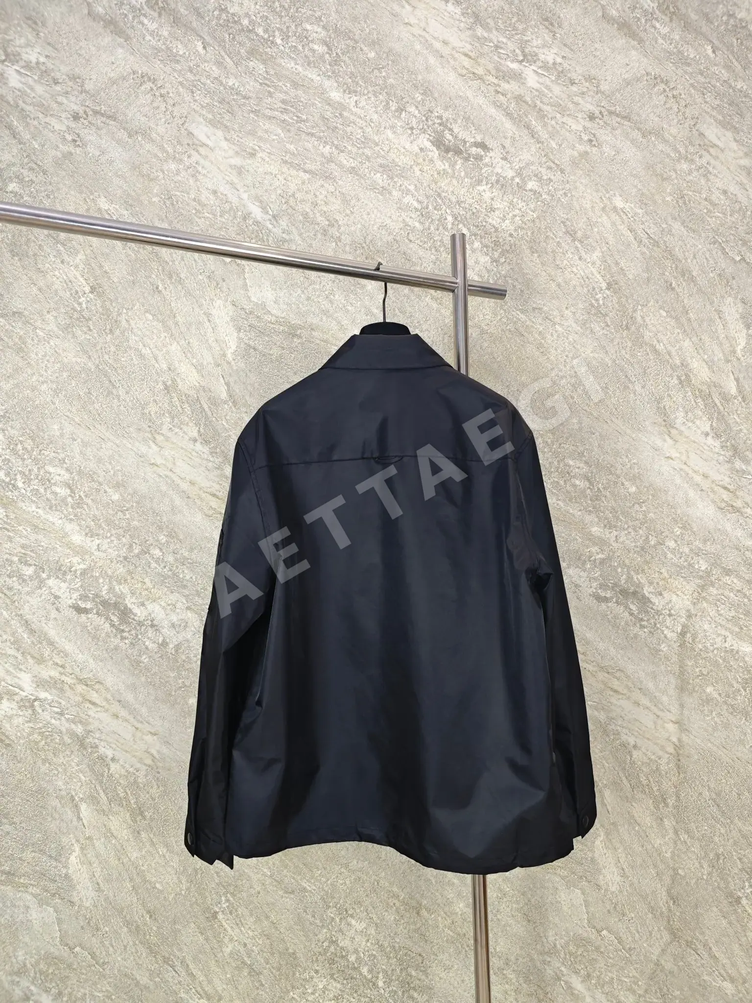 프라다 리사이클 나일론 카라 자켓 상세 이미지 2