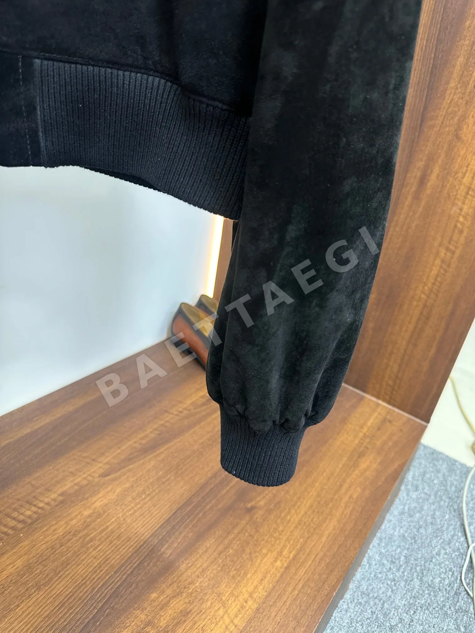 발렌시아가 스웨이드 램스킨 남성 자켓 상세 이미지 9