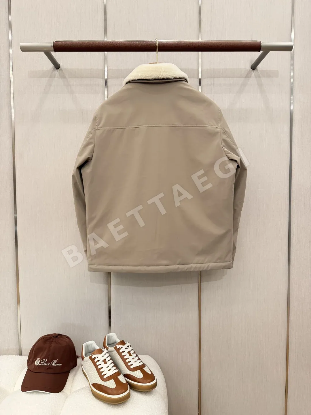 브루넬로쿠치넬리 울 카라 탈착 봄버 다운 자켓 상세 이미지 9