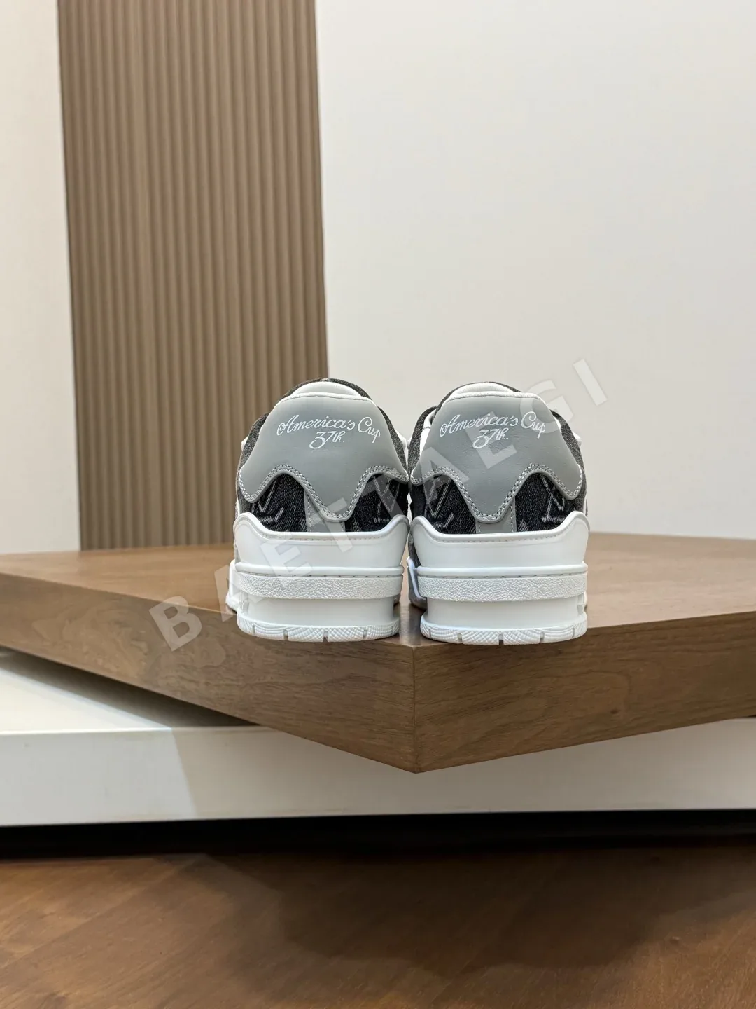 루이비통 그레인 카프스킨 남성 트레이너 신발 상세 이미지 8